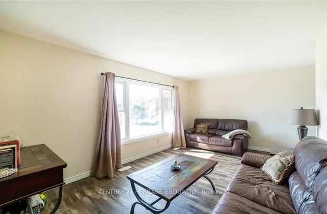 Additional property image - 10 Esquire Pl