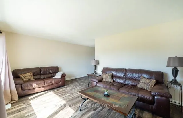 Additional property image - 10 Esquire Pl