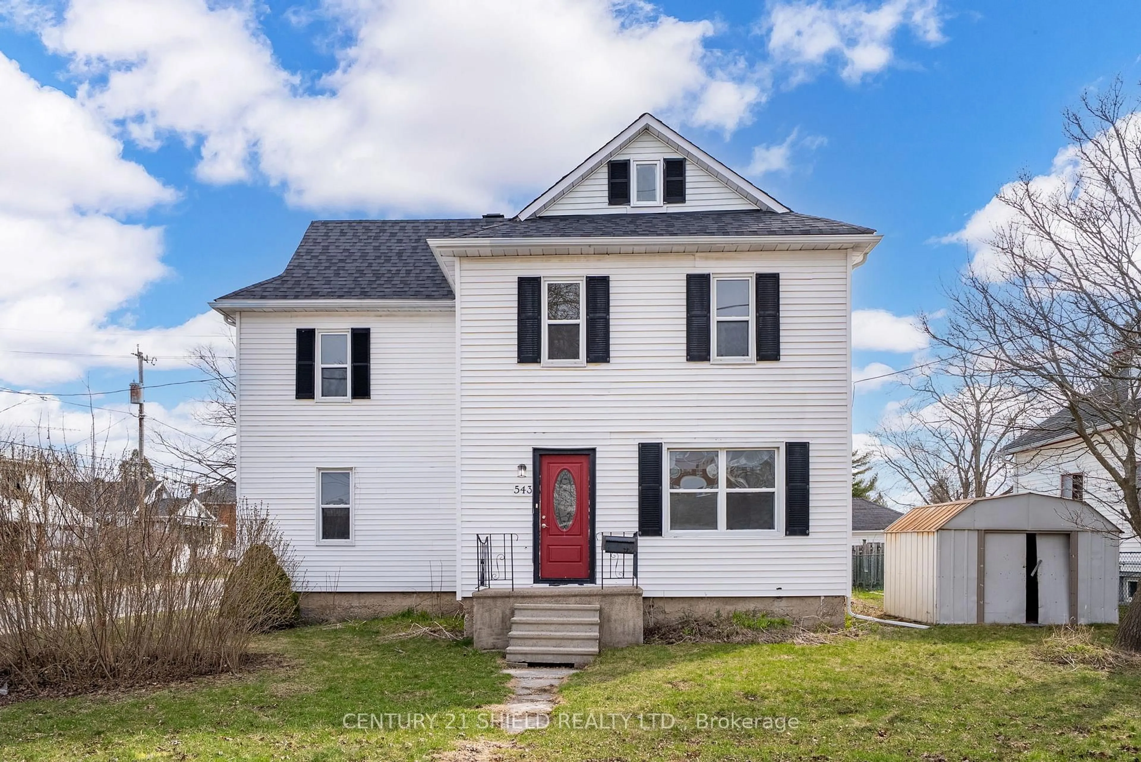 Home with vinyl exterior material, street for 543 Gloucester St, Cornwall Ontario K6H 3X4