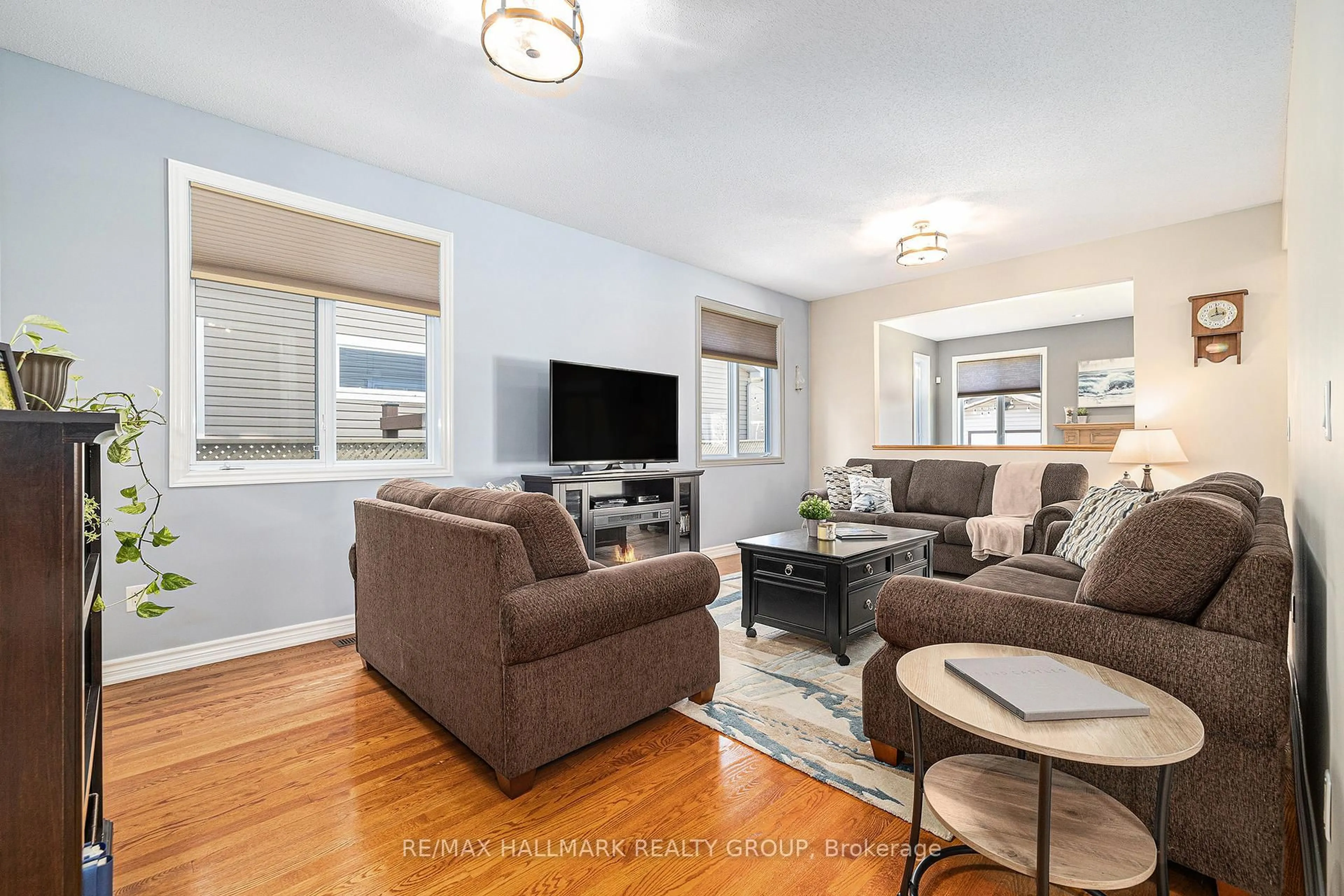 Living room with furniture, unknown for 220 Celtic Ridge Cres, Ottawa Ontario K2W 0C1