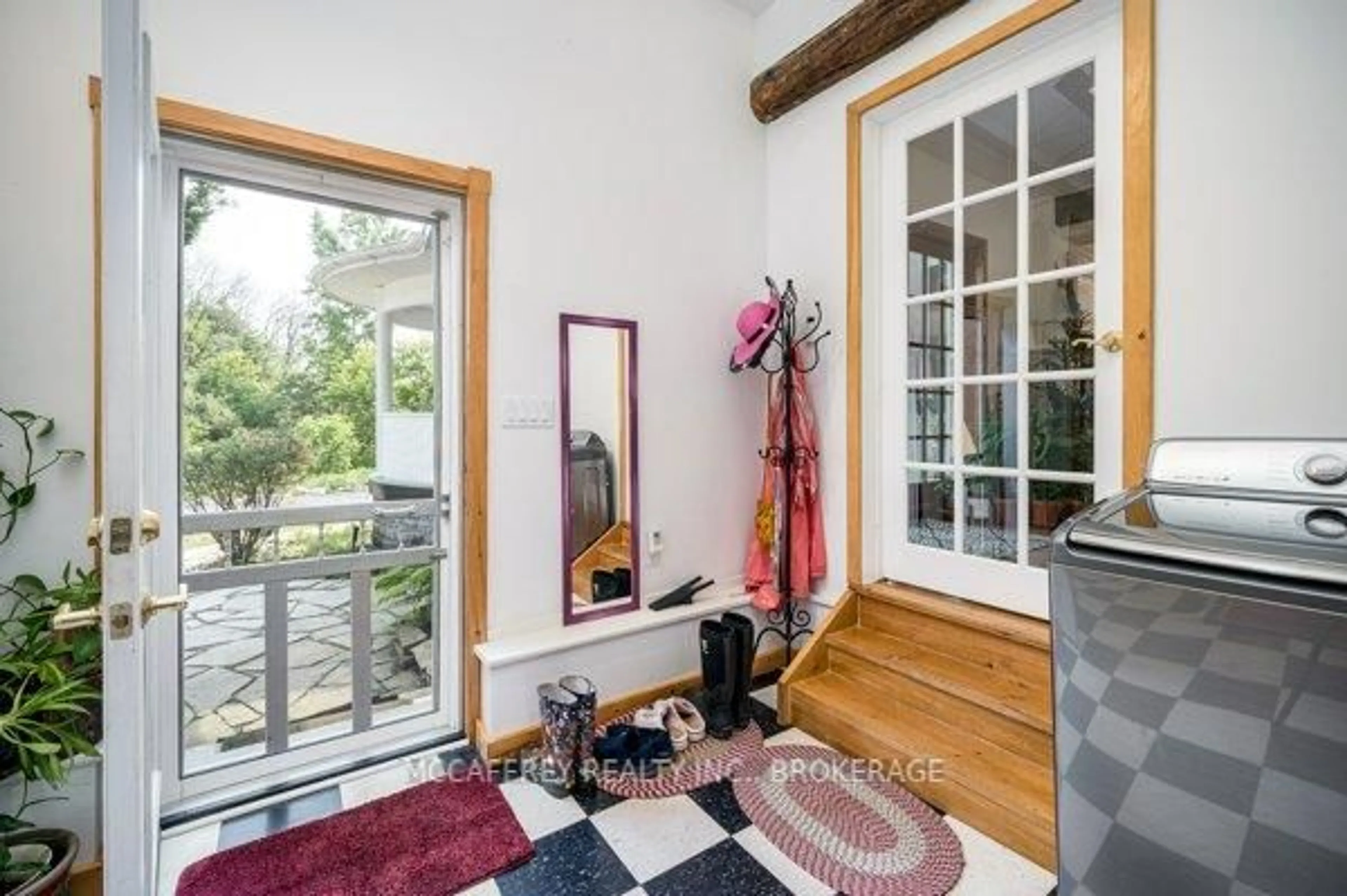 Indoor foyer for 5518 COUNTY ROAD 9 N/A, Napanee Ontario K7R 3K8