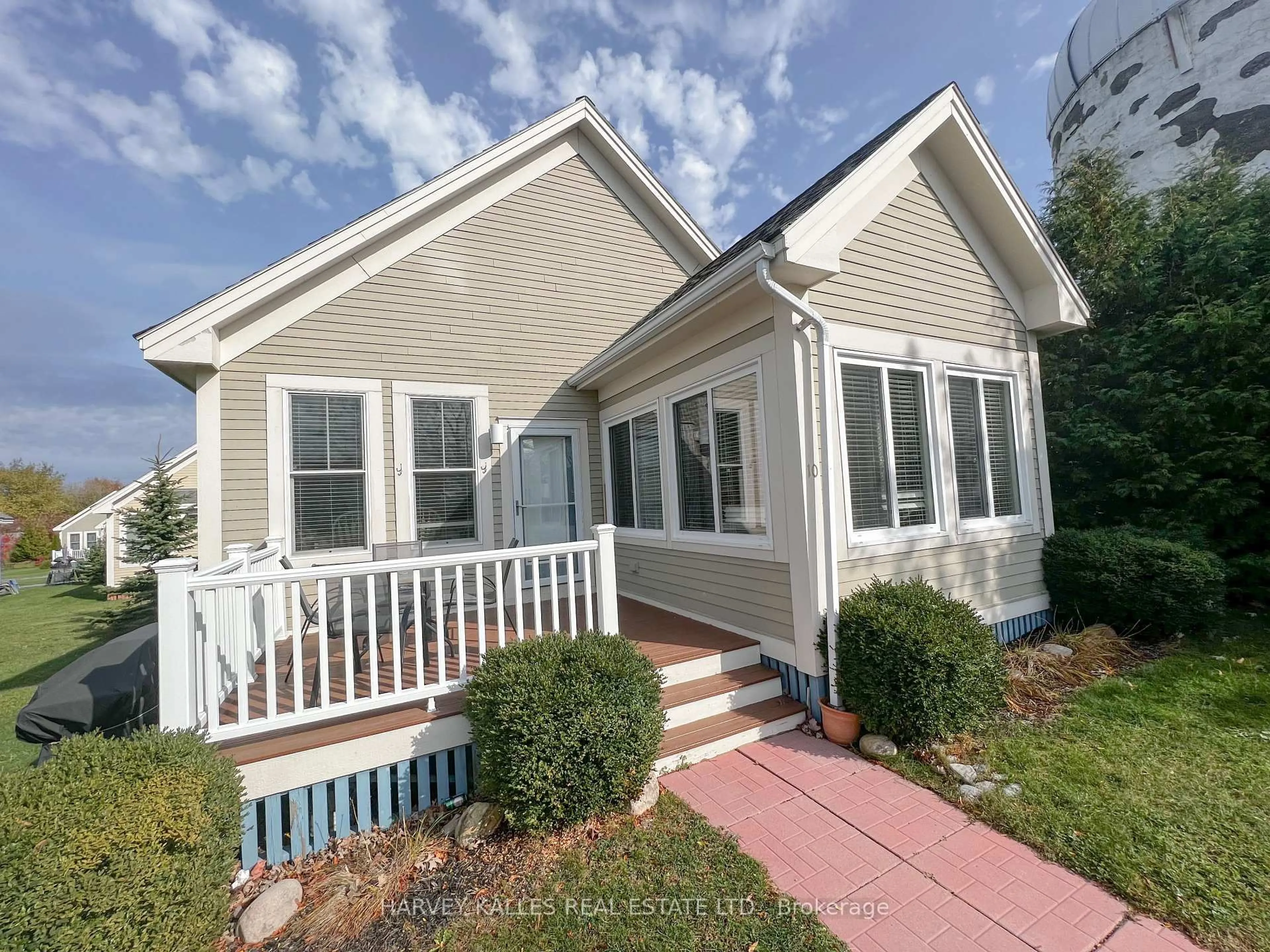 Home with vinyl exterior material, water/lake/river/ocean view for 10 Meadow View Lane, Prince Edward County Ontario K0K 1P0