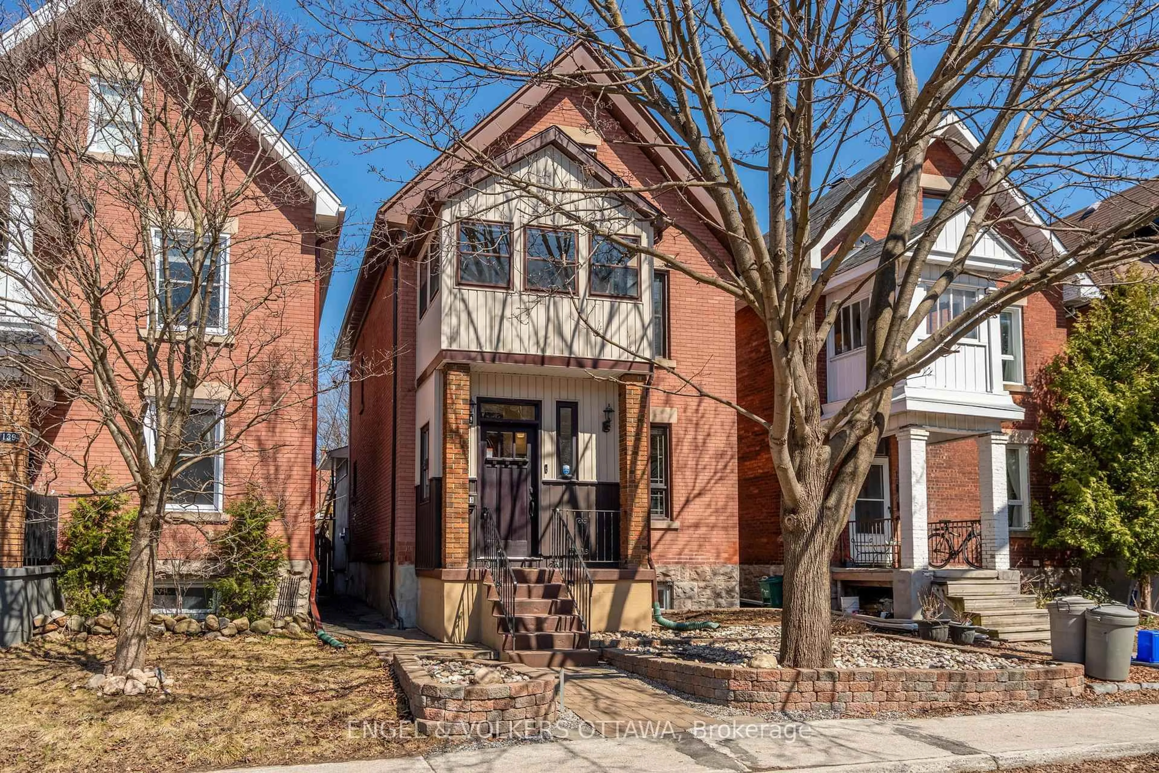 Home with brick exterior material, street for 141 Spadina Ave, Ottawa Ontario K1Y 2C2