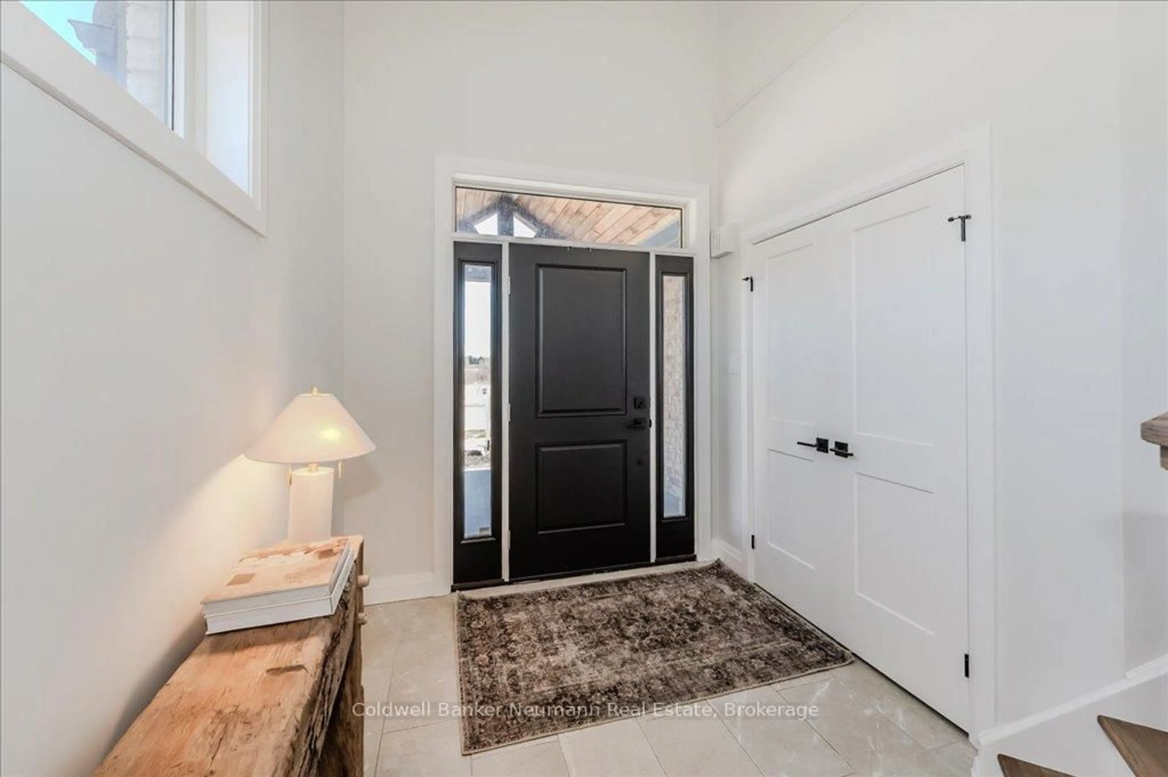 Indoor entryway for 57 Tristan Cres, Woolwich Ontario N0B 1M0