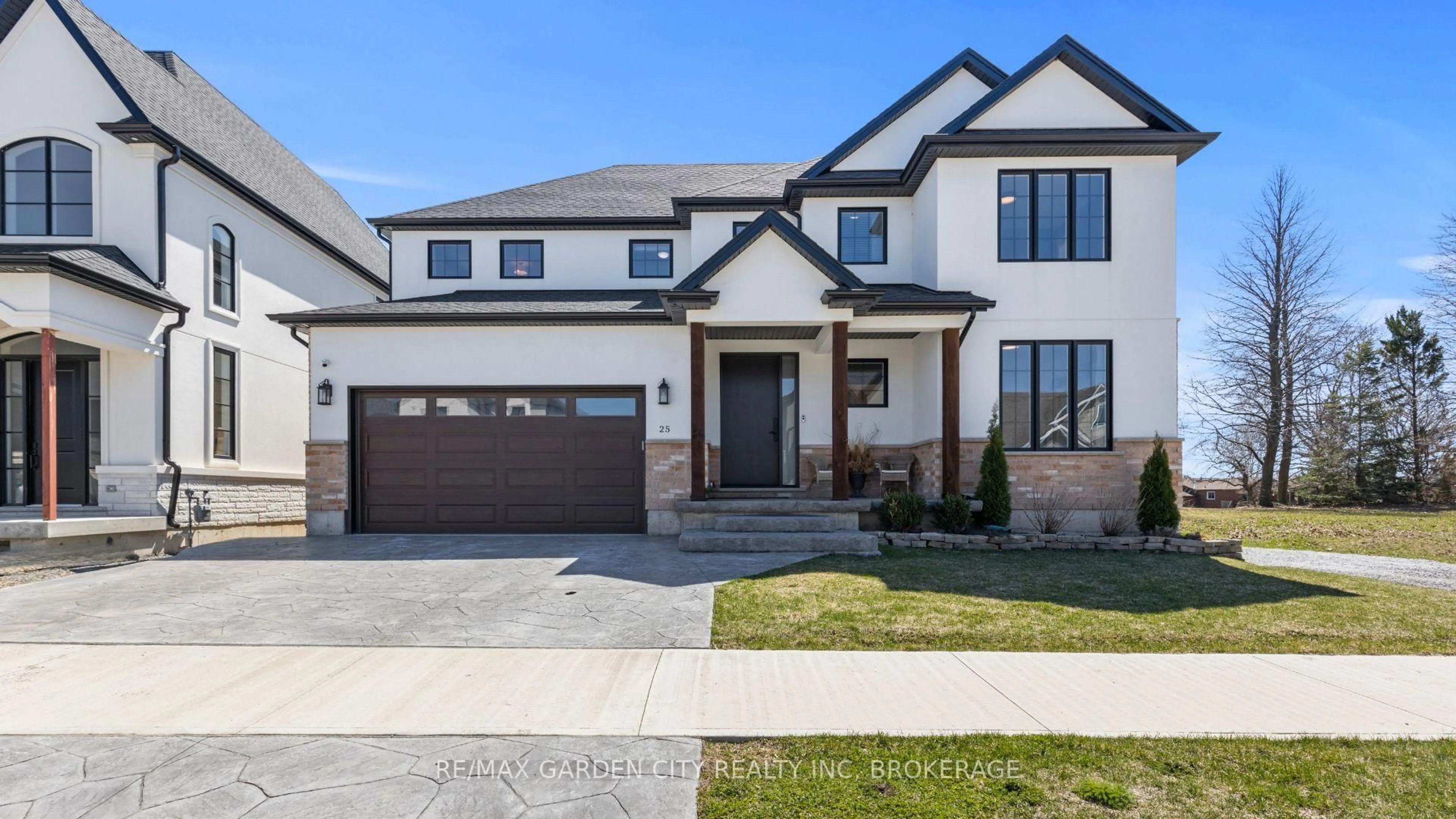 Home with brick exterior material, street for 25 Ivy Cres, Thorold Ontario L2V 0J9