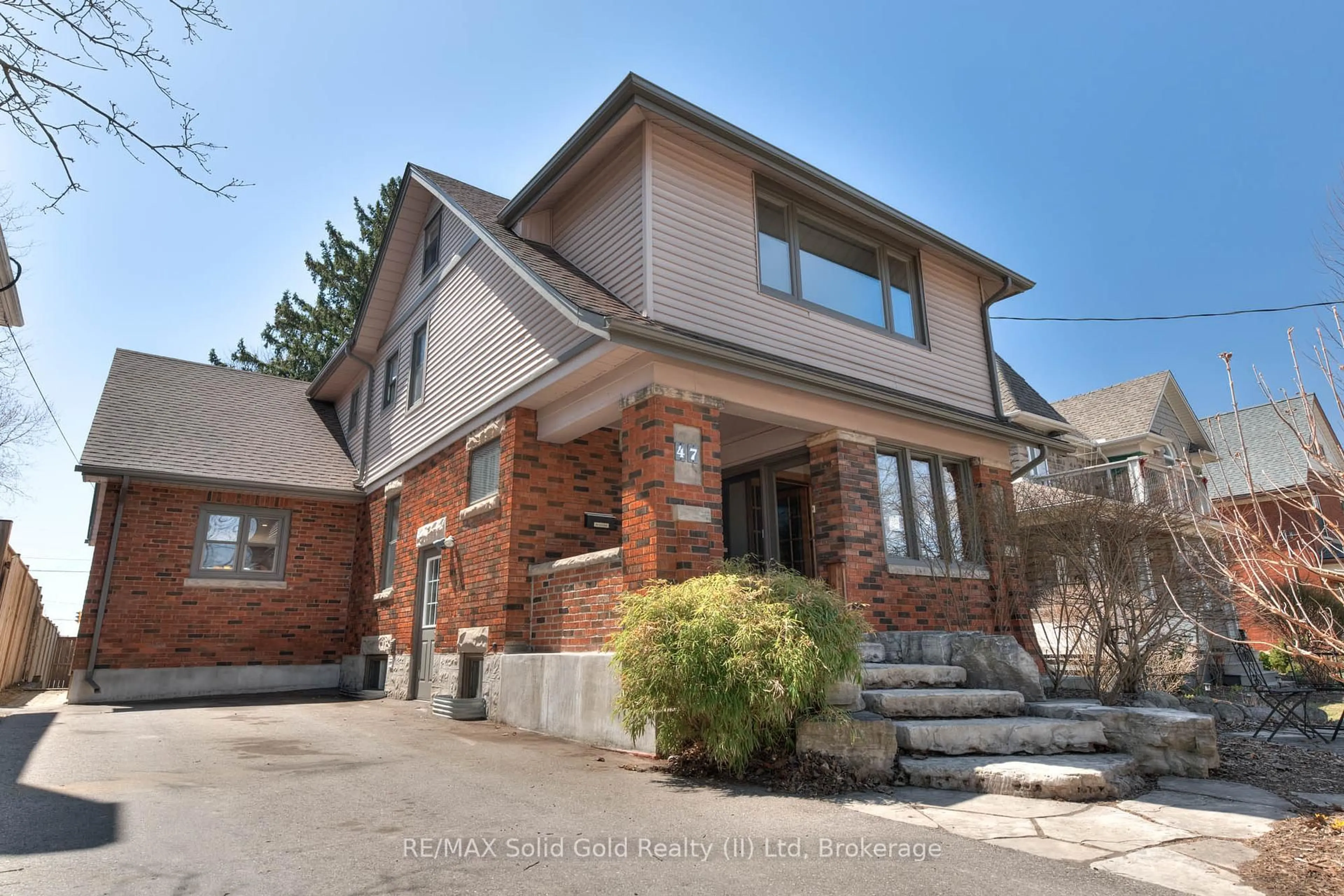 Home with brick exterior material, street for 47 Mary St, Kitchener Ontario N2H 3P9
