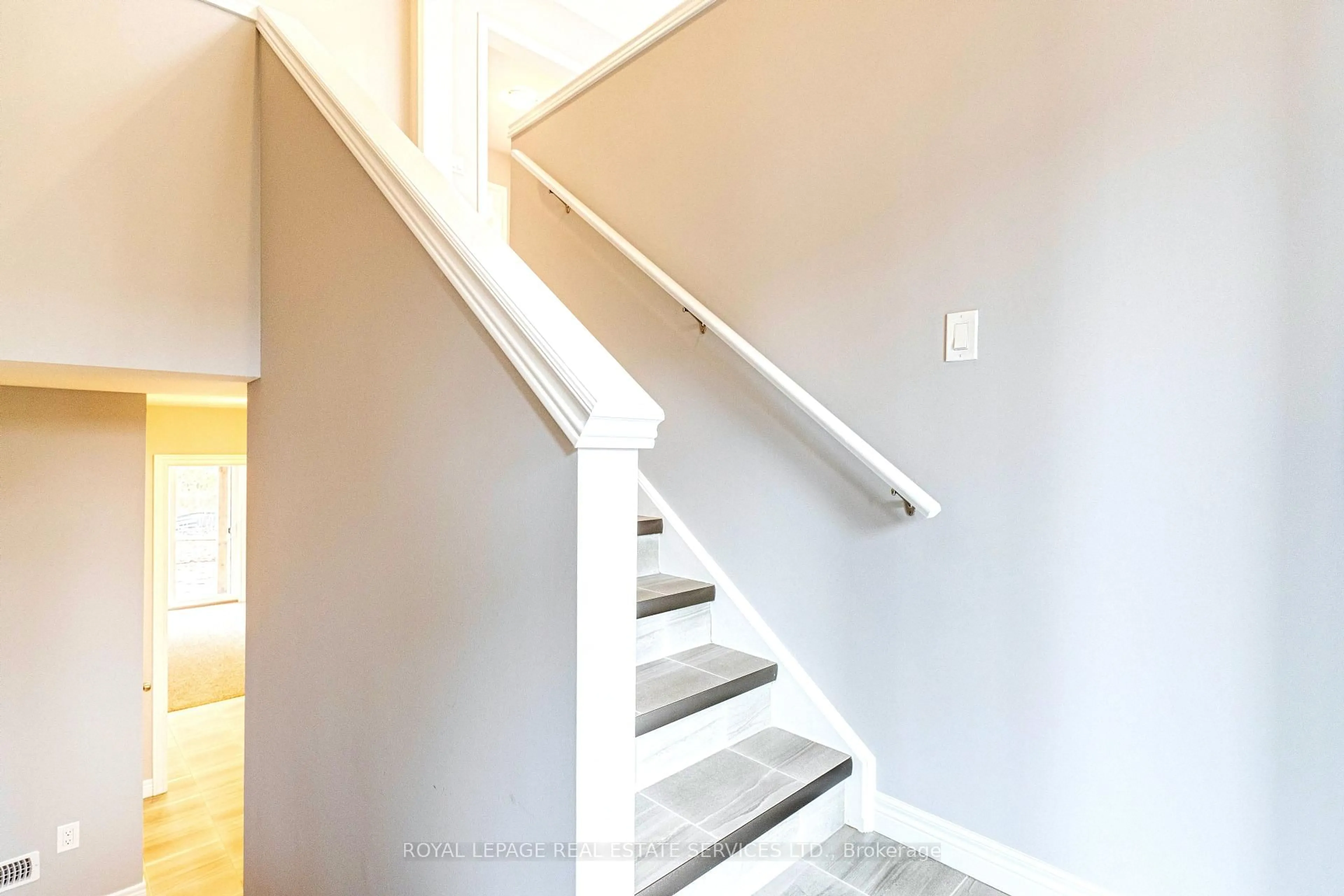 Stairs for 51 Arabella Dr, Guelph Ontario N1L 0R9