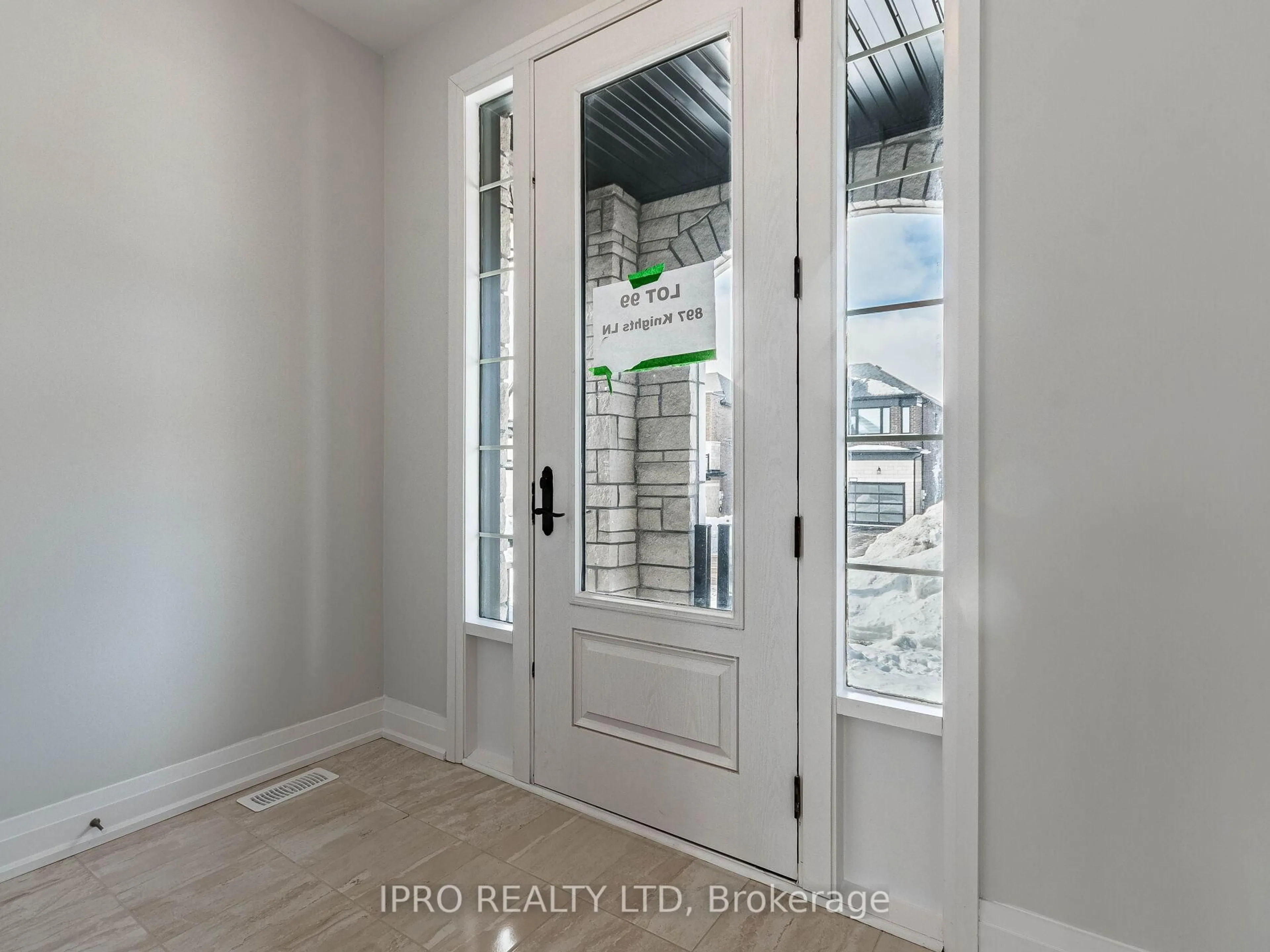 Indoor entryway for 897 Knights Lane, Woodstock Ontario N4T 0P7
