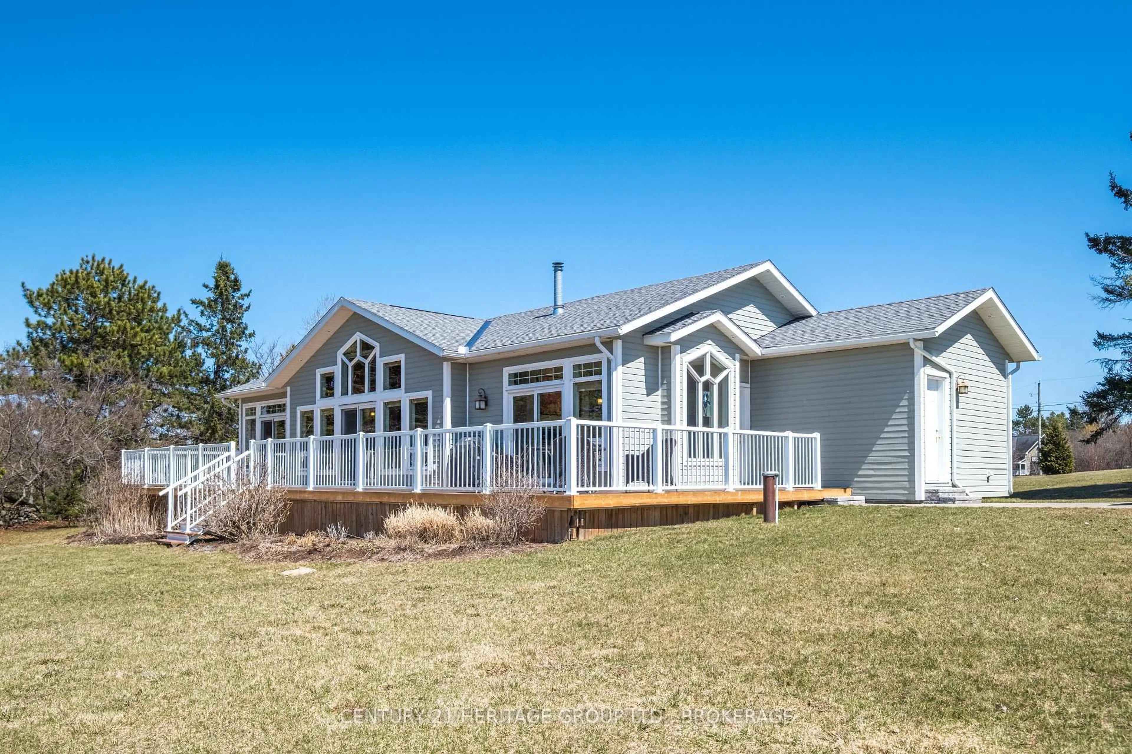 Home with vinyl exterior material, unknown for 445 Wolfe Lake Rd, Westport Ontario K0G 1X0