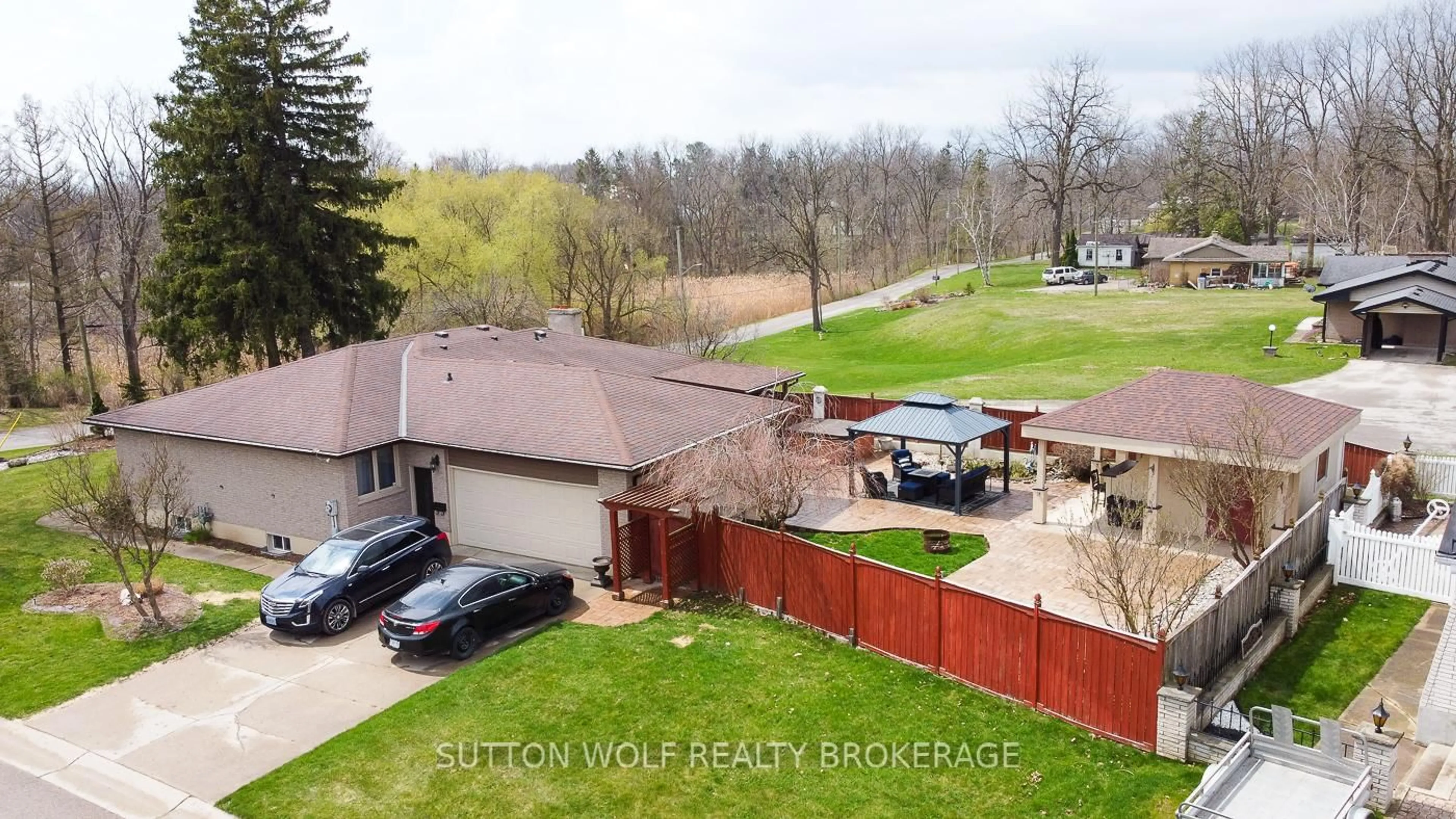 A pic from outside/outdoor area/front of a property/back of a property/a pic from drone, water/lake/river/ocean view for 115 Hull Rd, Strathroy-Caradoc Ontario N7G 2B7