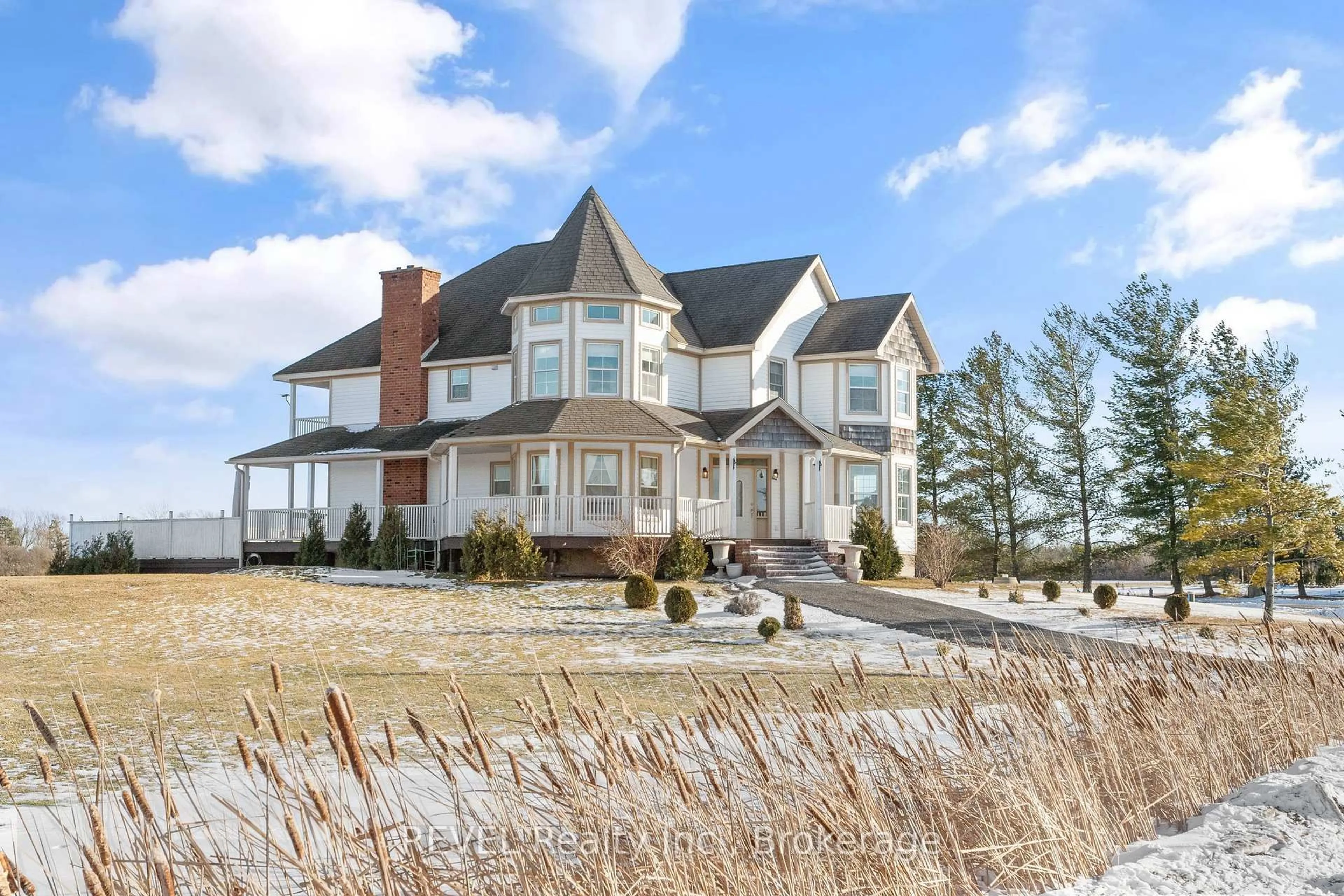 Home with vinyl exterior material, water/lake/river/ocean view for 2378 North Shore Dr, Haldimand Ontario N0A 1K0
