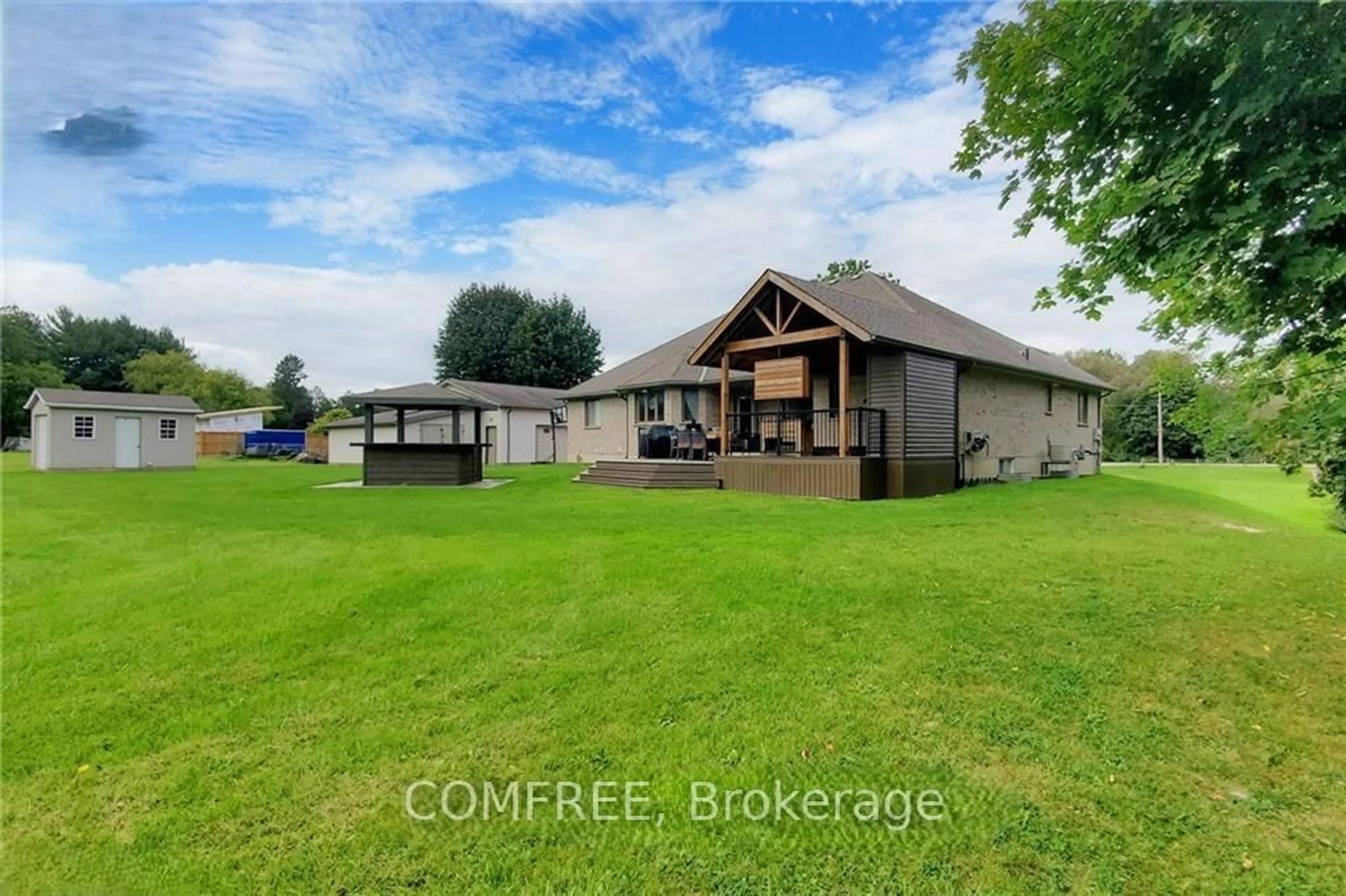 A pic from outside/outdoor area/front of a property/back of a property/a pic from drone, water/lake/river/ocean view for 1839 Parkhurst Ave, London East Ontario N5V 2C4