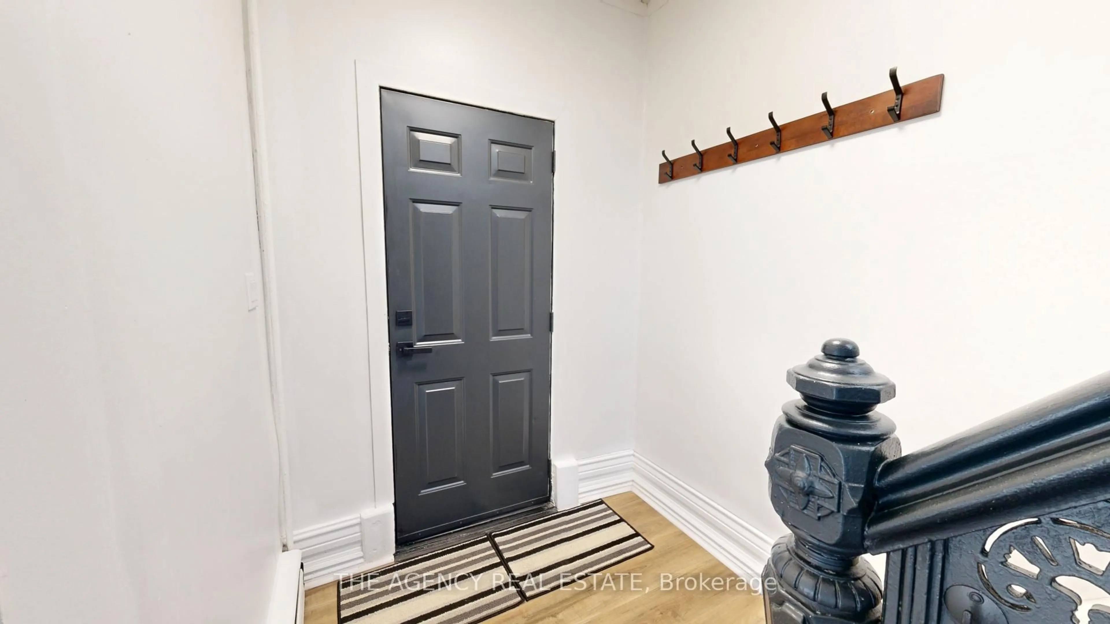Indoor entryway for 173 Chelsea Ave, London South Ontario N6J 3J5