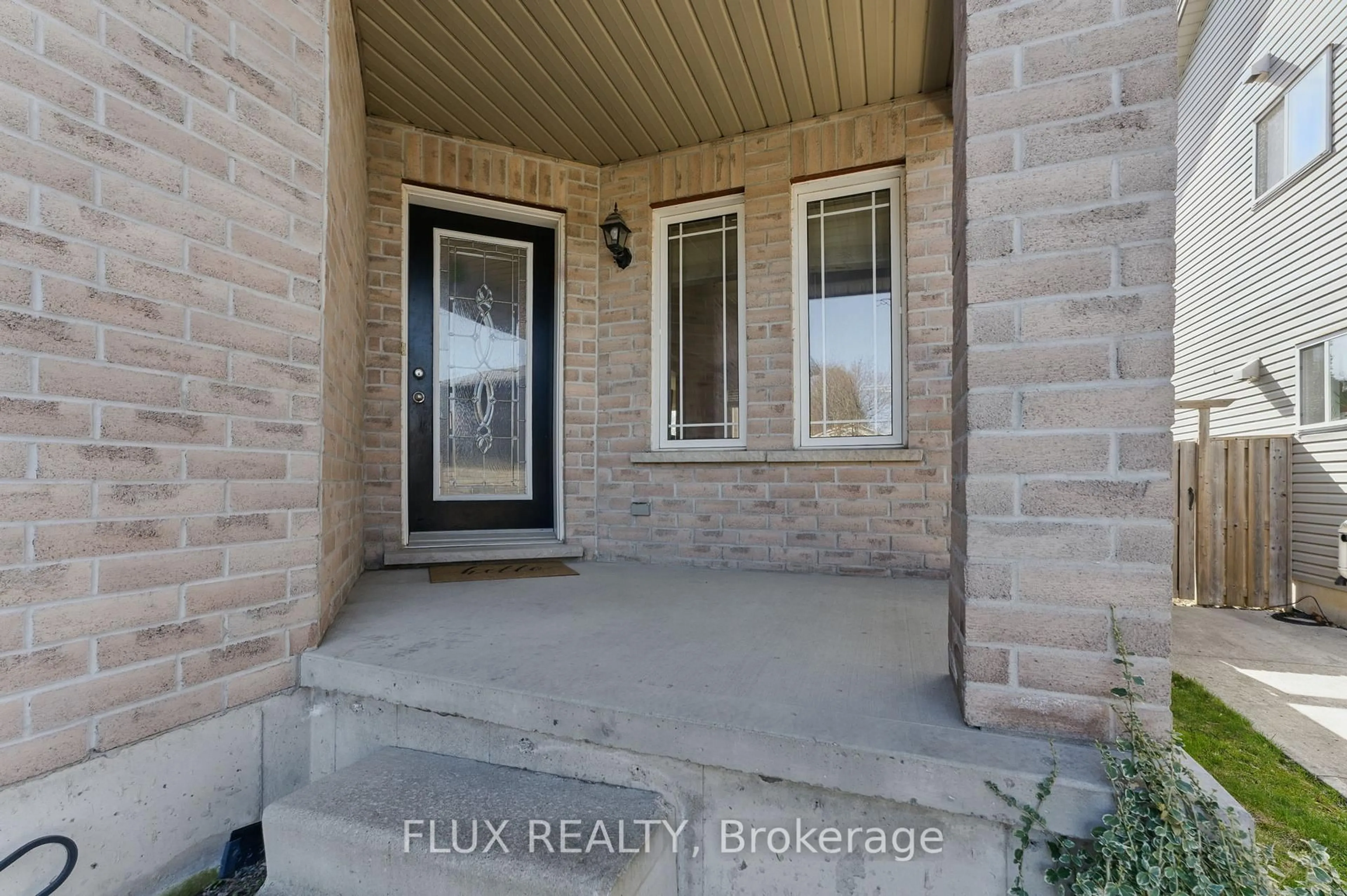 Indoor entryway for 166 Norwich Ave, Woodstock Ontario N4S 3V6