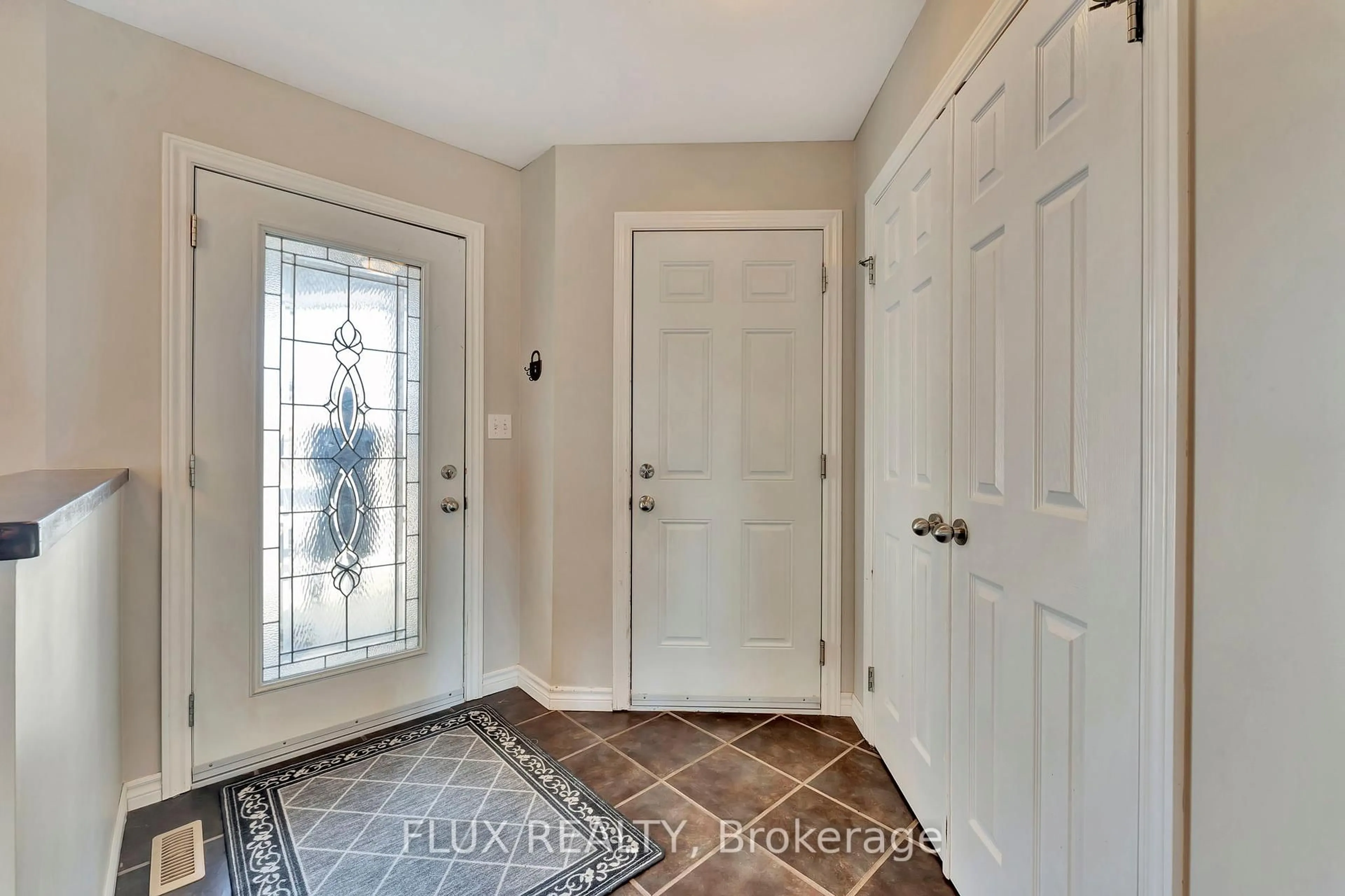 Indoor entryway for 166 Norwich Ave, Woodstock Ontario N4S 3V6