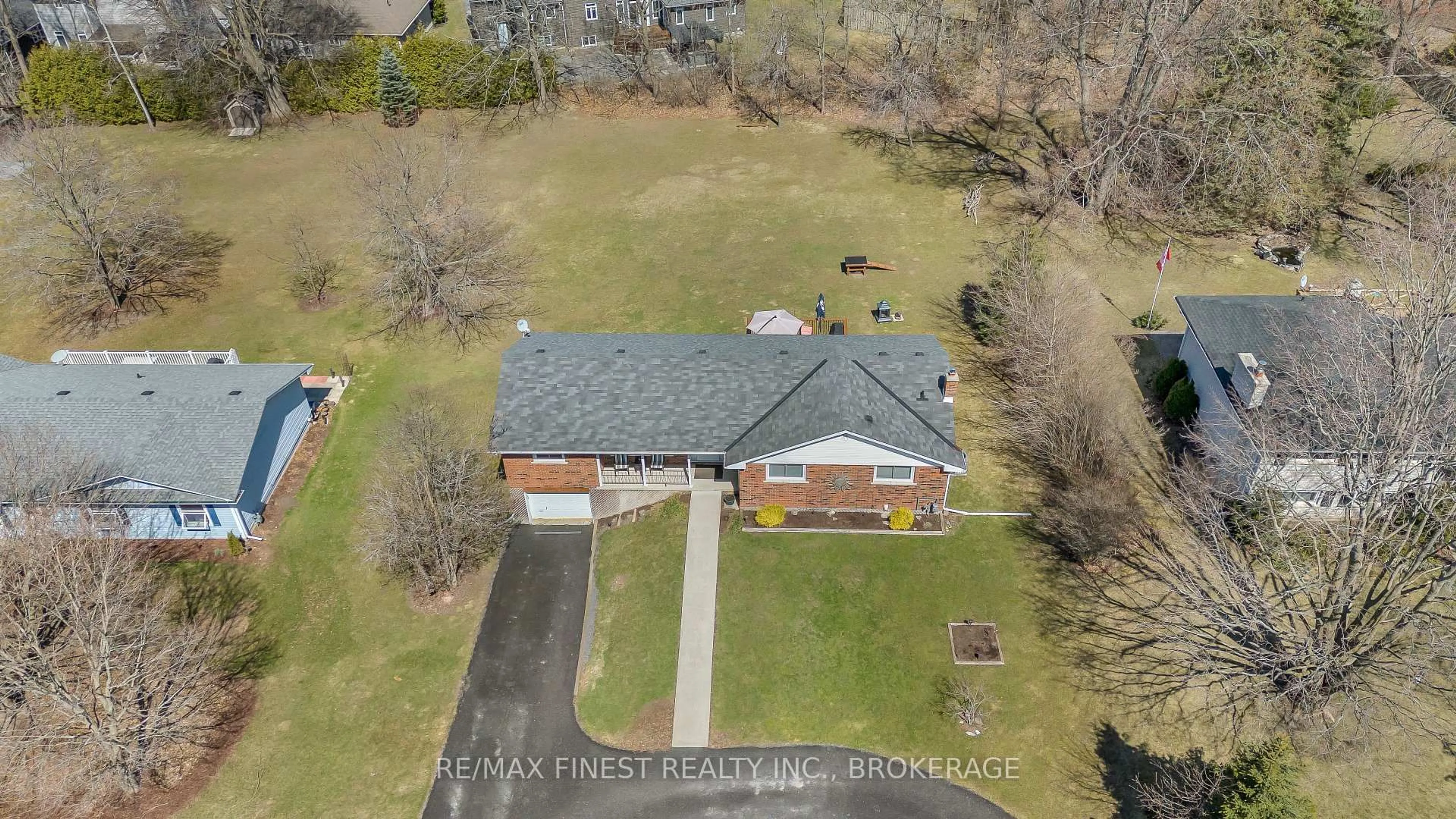 A pic from outside/outdoor area/front of a property/back of a property/a pic from drone, street for 54 Alfred St, Greater Napanee Ontario K7R 3J1