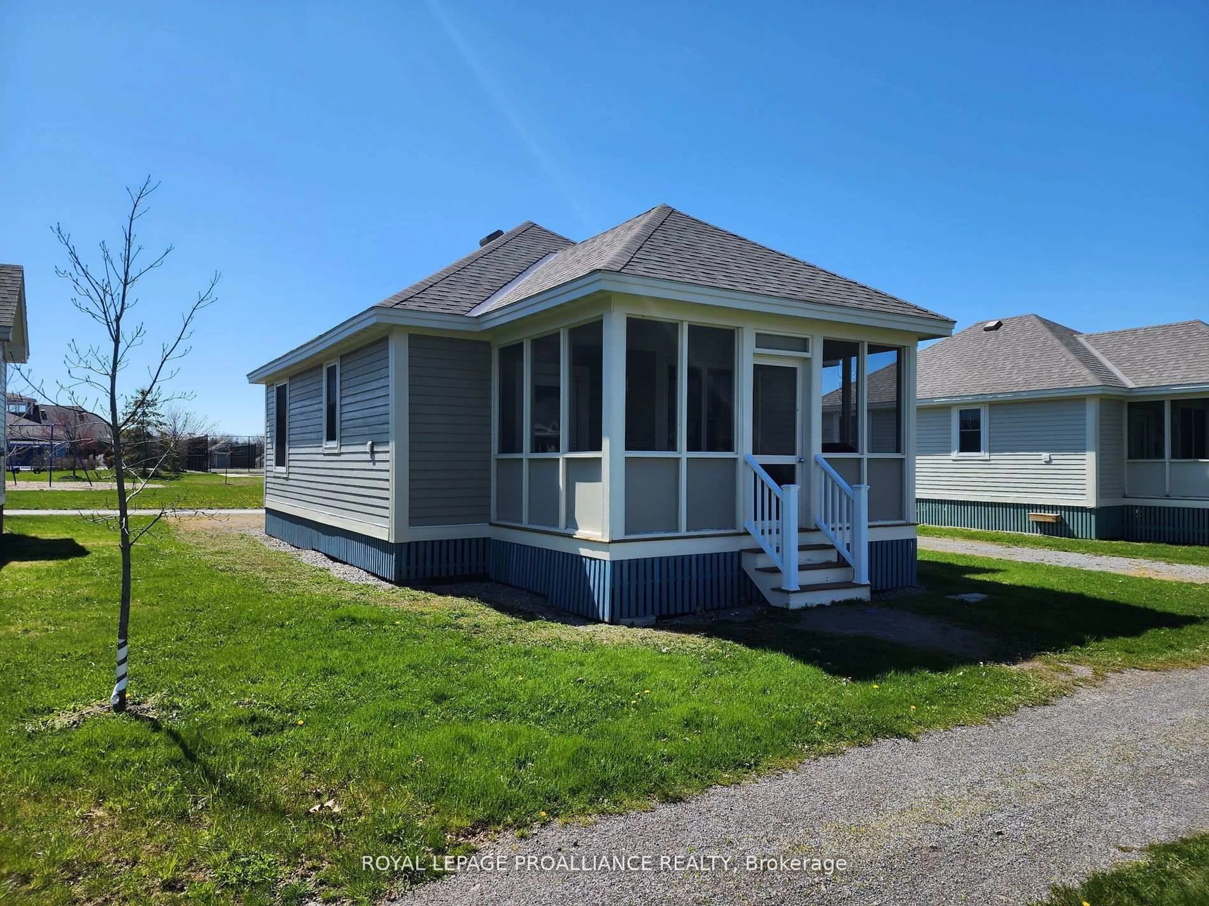 Home with vinyl exterior material, unknown for 38 Meadow View Lane, Prince Edward County Ontario K0K 1P0
