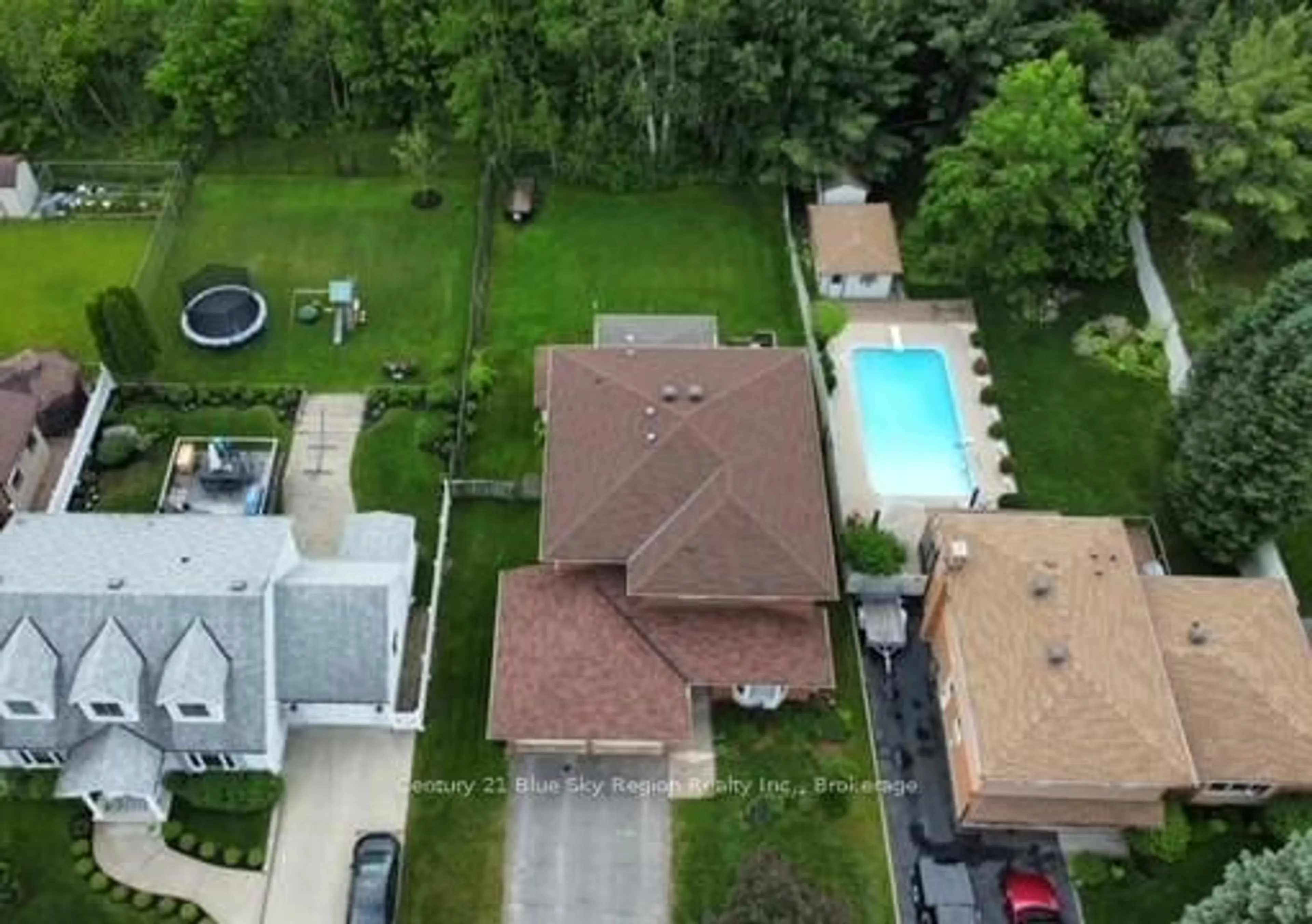 A pic from outside/outdoor area/front of a property/back of a property/a pic from drone, street for 91 Labreche Dr, North Bay Ontario P1A 3R6