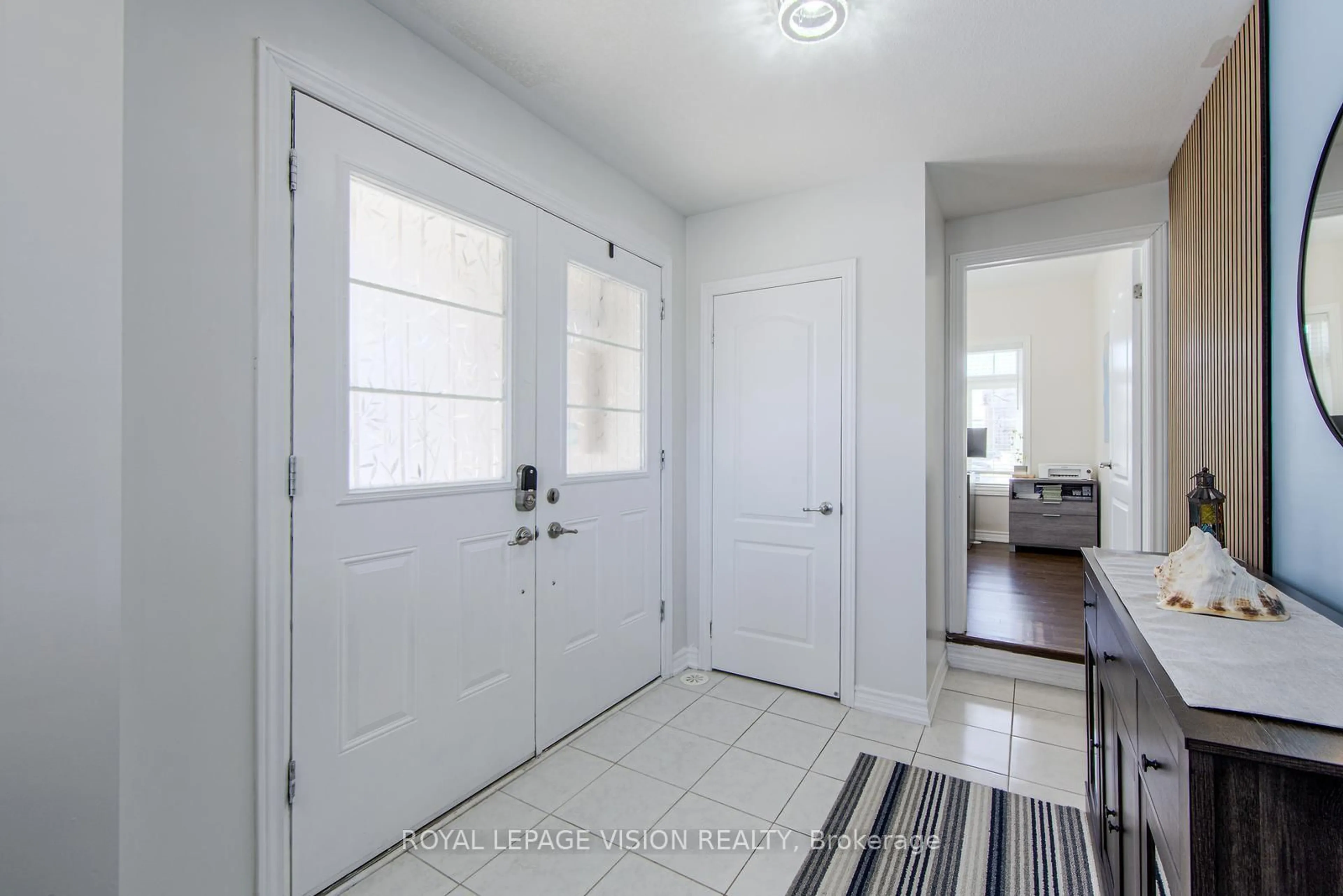 Indoor entryway for 54 Borers Creek Circ, Hamilton Ontario L8B 1W3