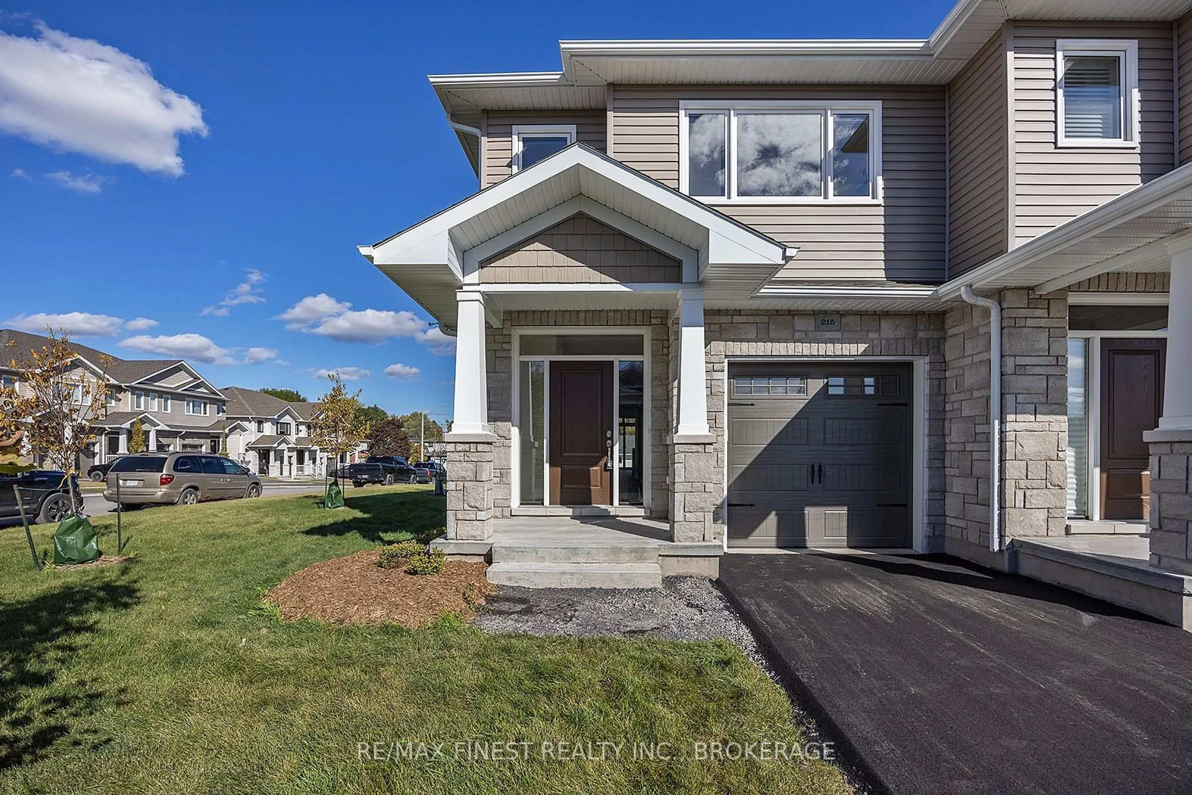 Unknown for 215 HERITAGE PARK Dr, Greater Napanee Ontario K7R 3Y1