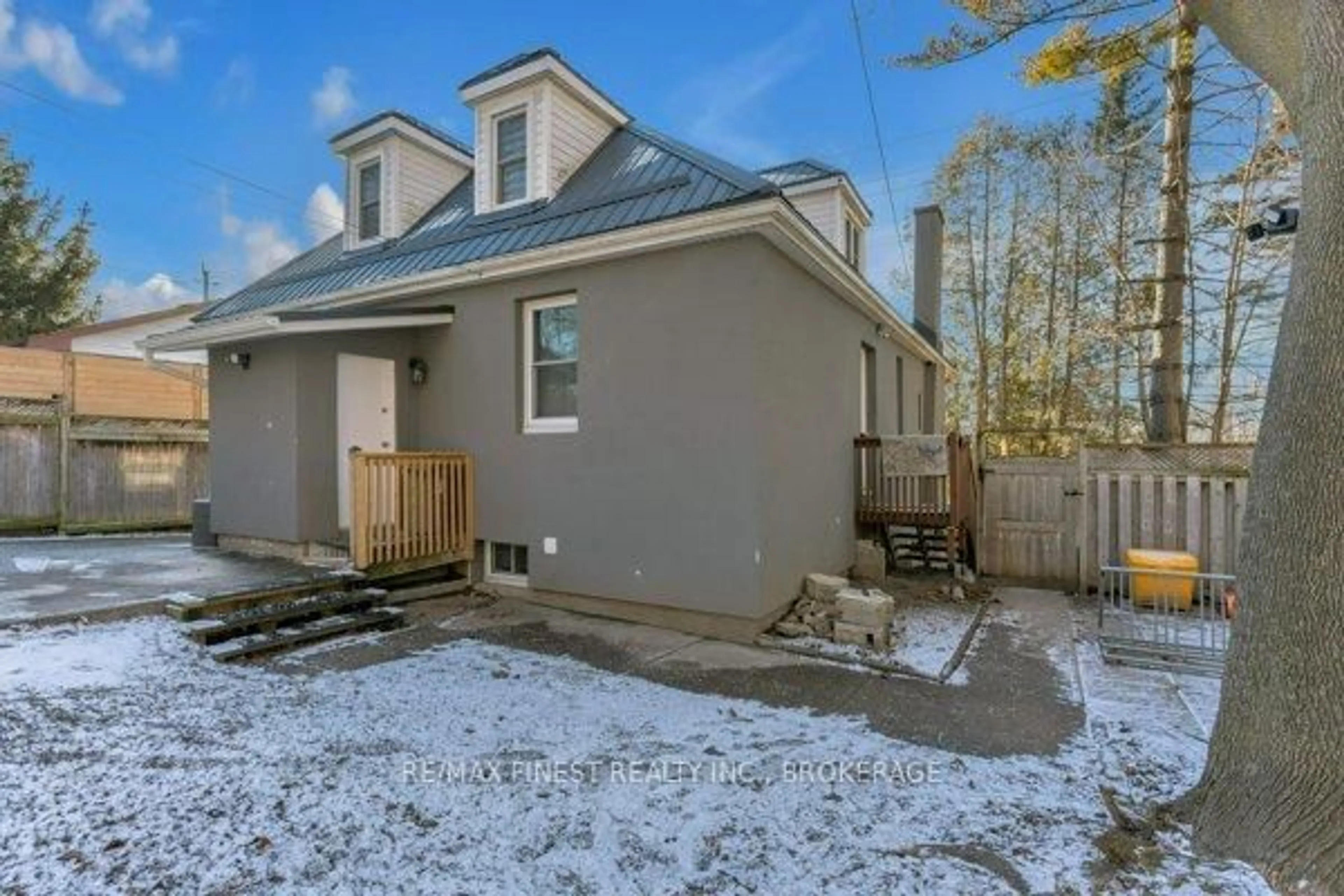 Unknown for 789 Portsmouth Ave, Kingston Ontario K7M 1W6