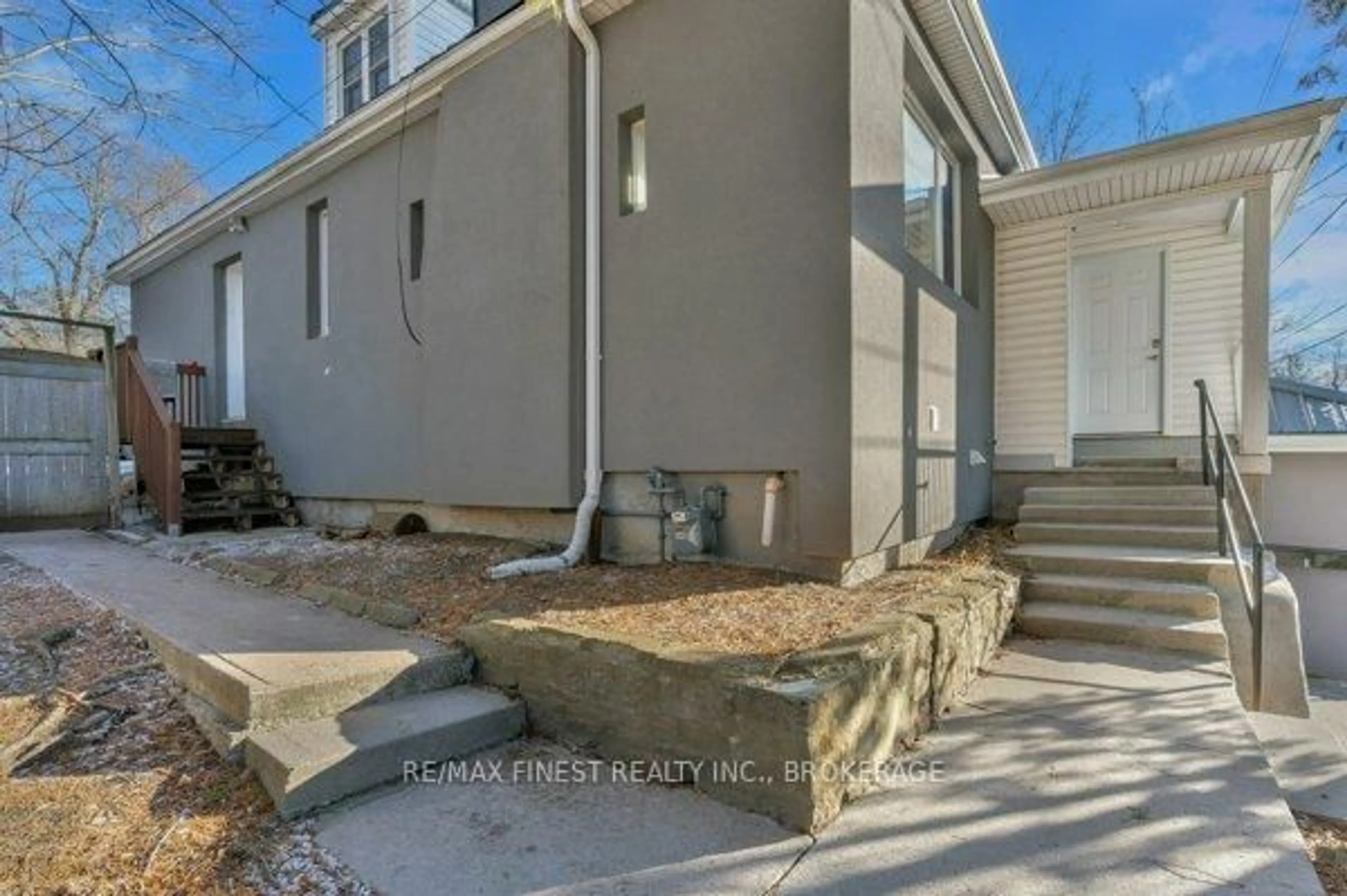 Unknown for 789 Portsmouth Ave, Kingston Ontario K7M 1W6