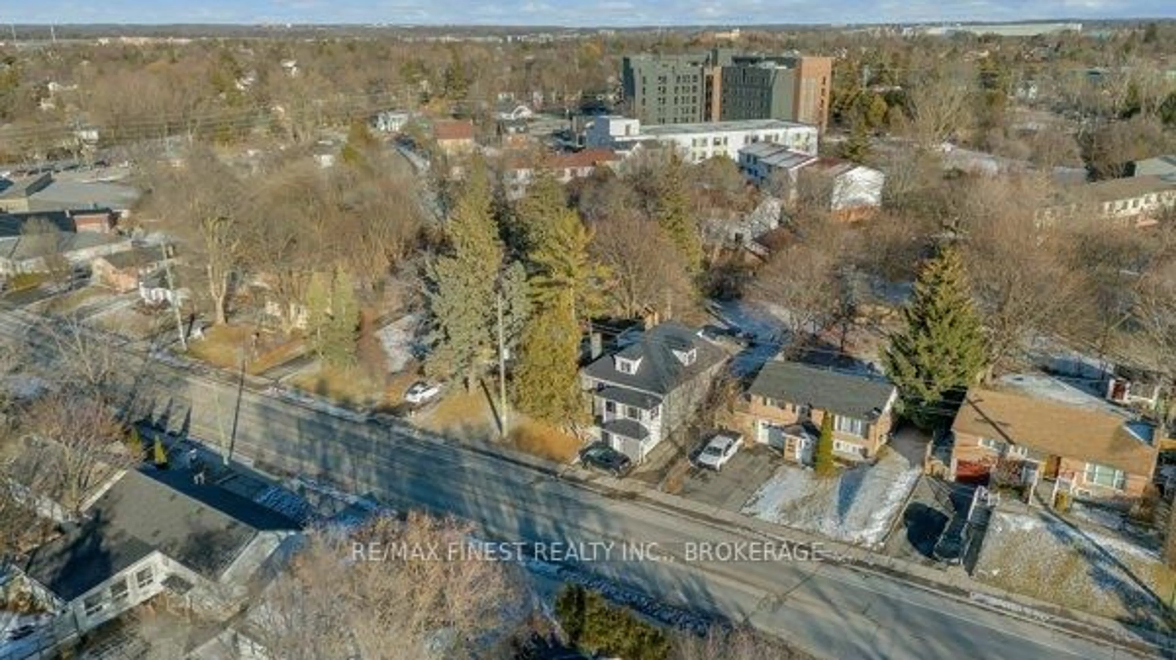 A pic from outside/outdoor area/front of a property/back of a property/a pic from drone, city buildings view from balcony for 789 Portsmouth Ave, Kingston Ontario K7M 1W6