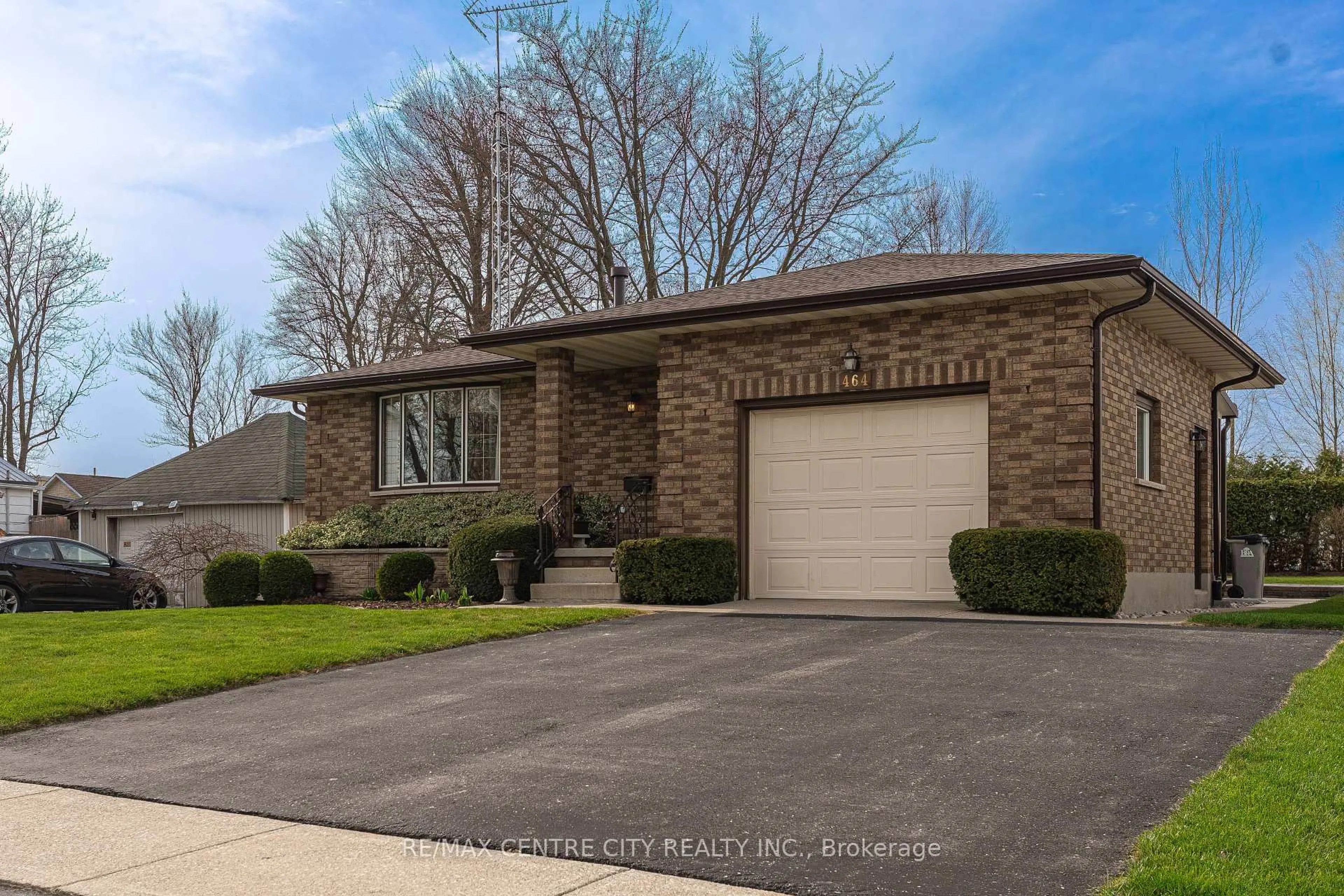 Home with brick exterior material, street for 464 Huron St, Warwick Ontario N0M 2S0