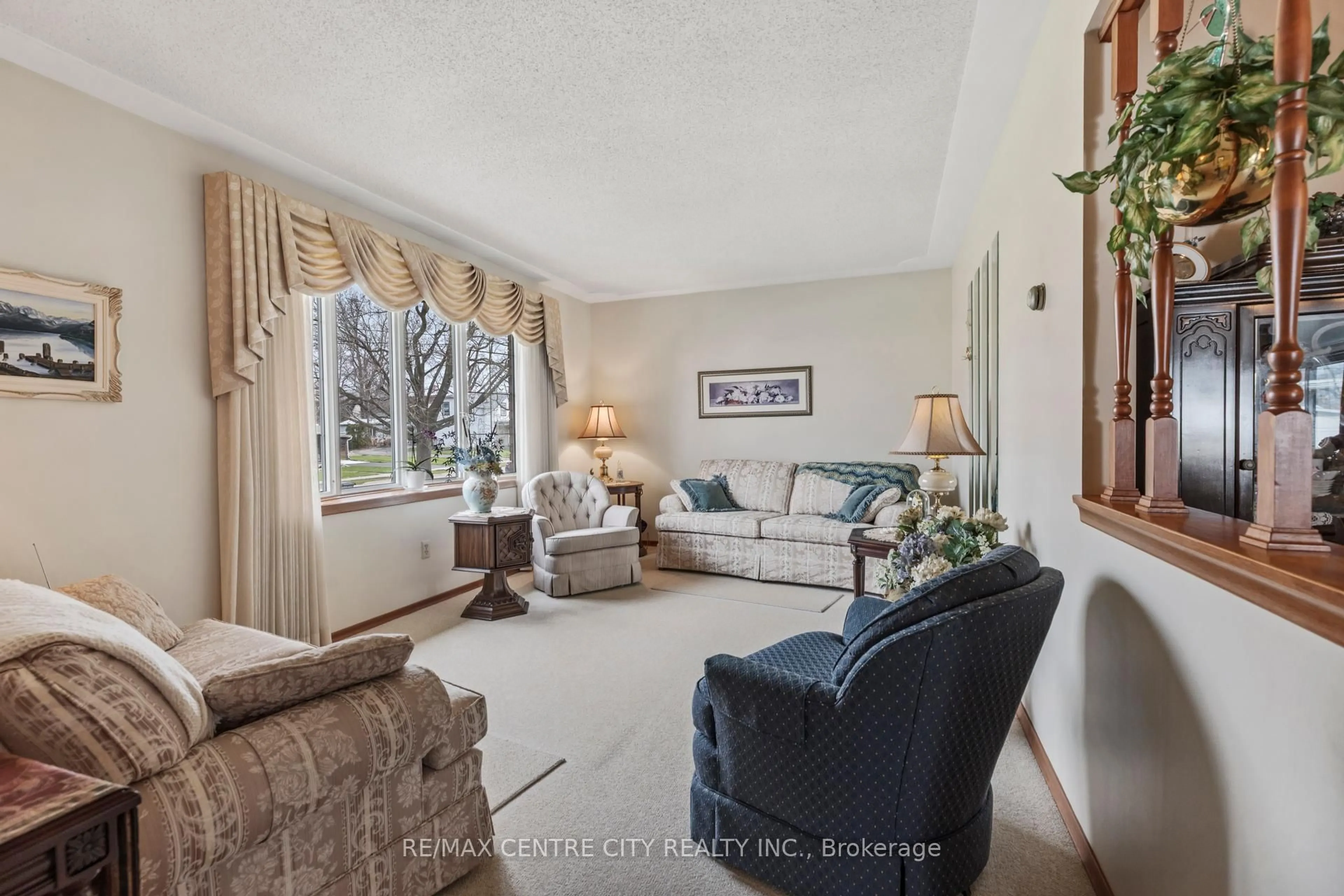Living room with furniture, unknown for 464 Huron St, Warwick Ontario N0M 2S0