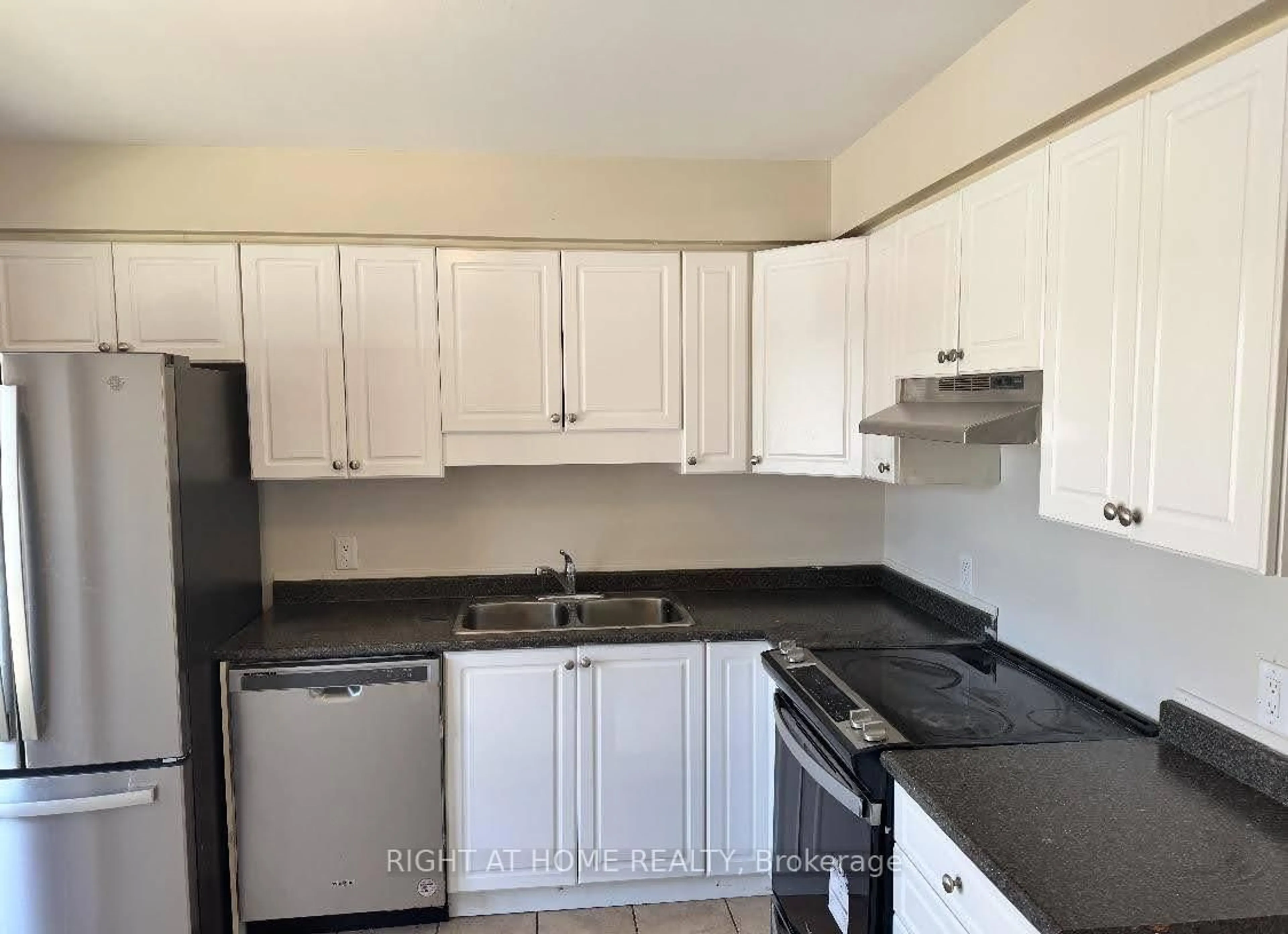 Standard kitchen, unknown for 355 SANDRINGHAM Cres #32, London South Ontario N6C 5K3
