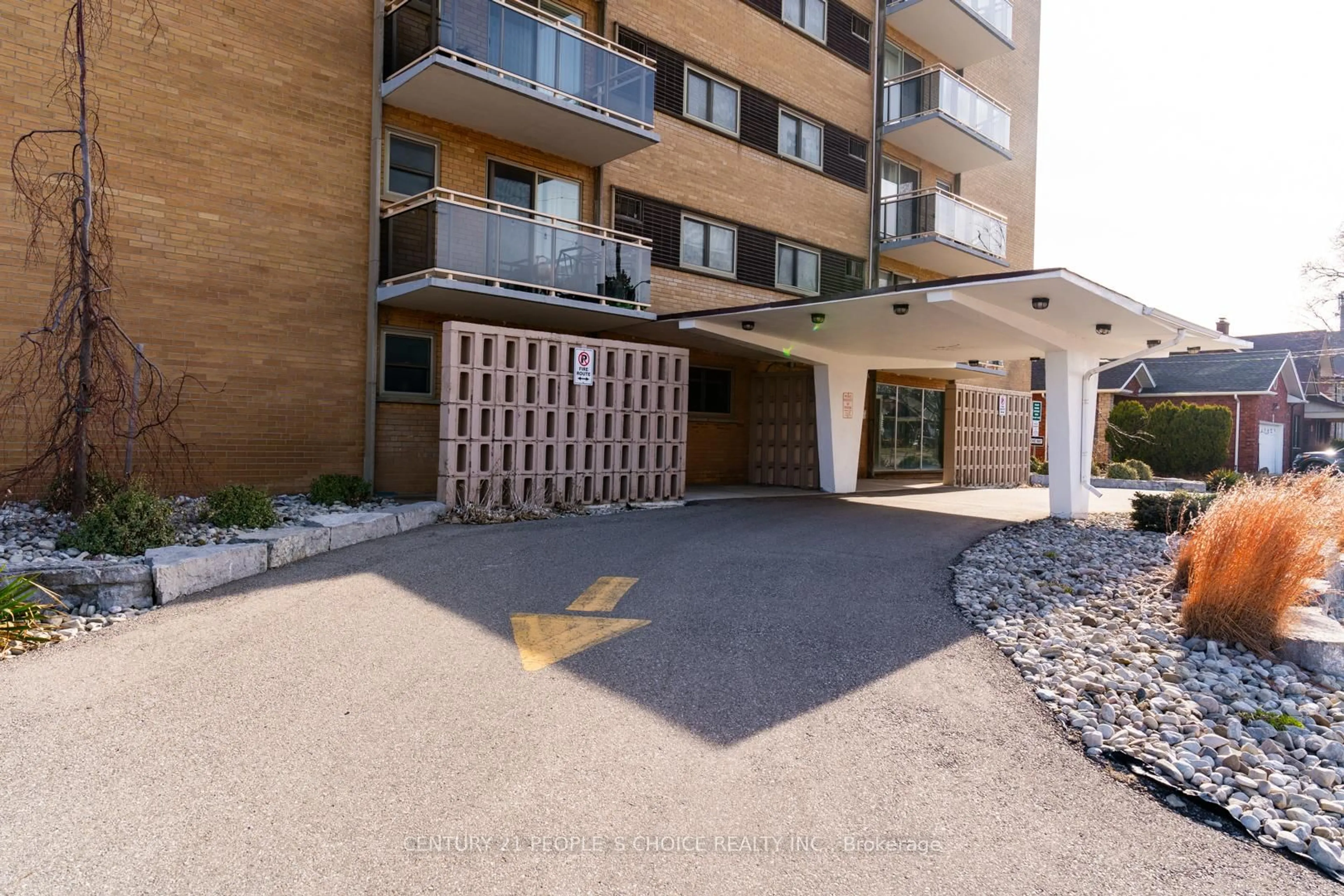 Patio, street for 87 St. George St #601, Brantford Ontario N3R 1V5