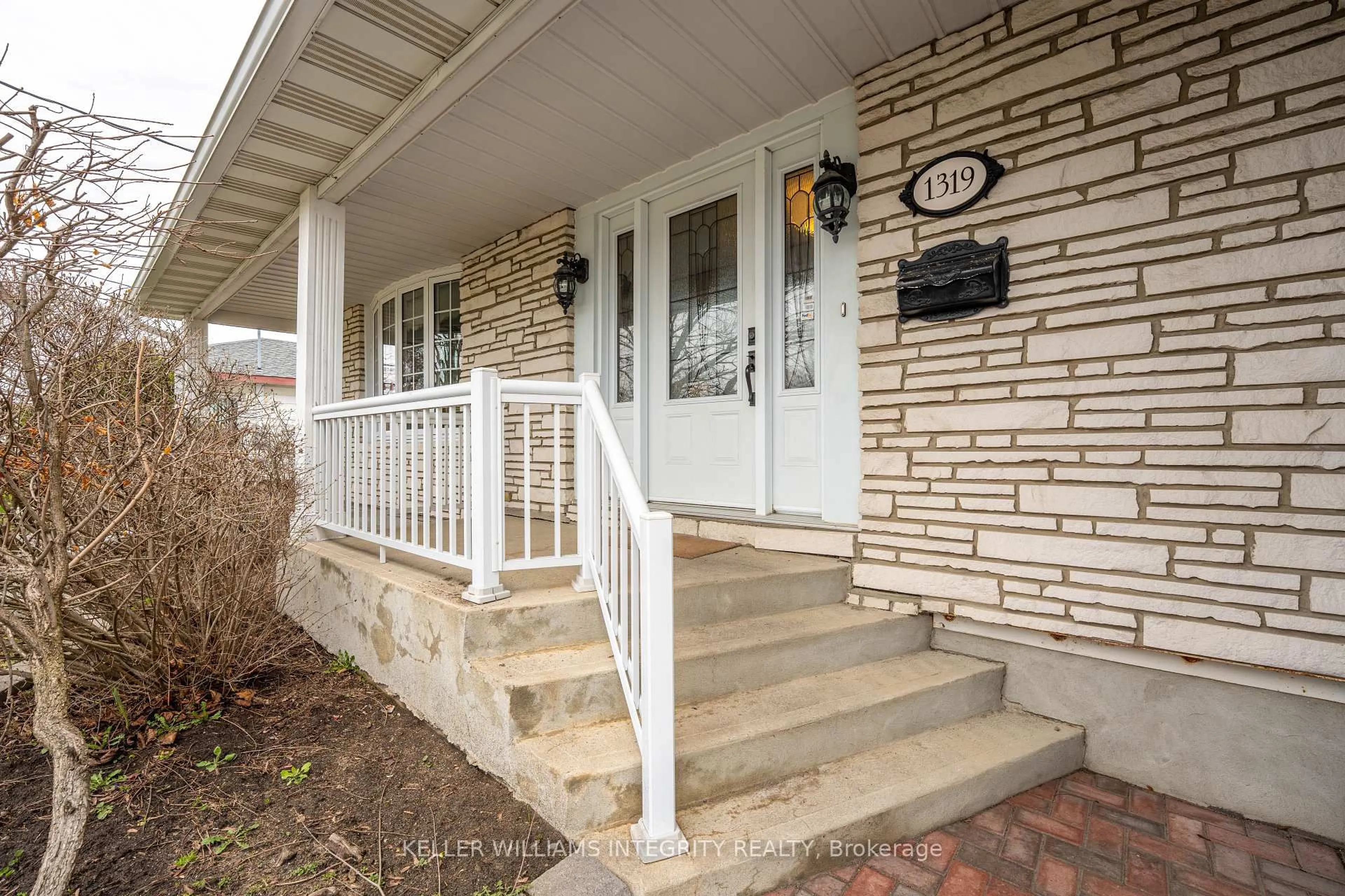 Unknown for 1319 Aubin Ave, Cornwall Ontario K6J 4R9