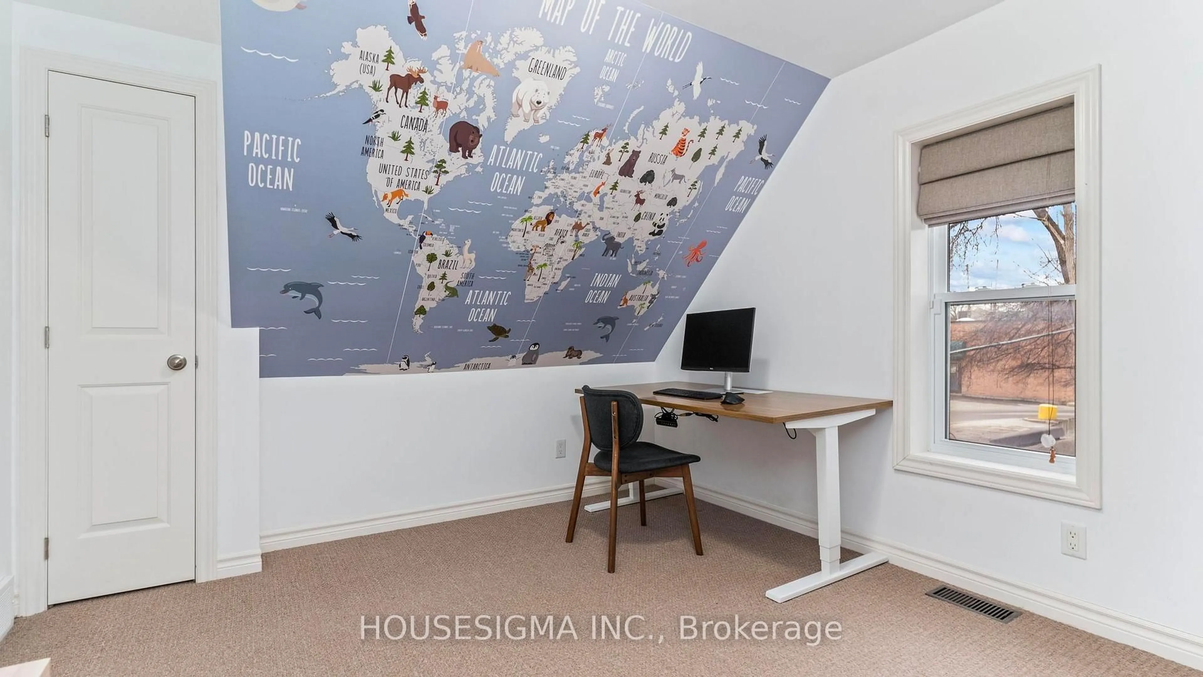 A pic of a room for 33 Carlton Ave, London East Ontario N5Y 3M8