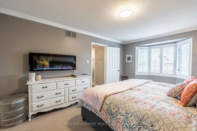 Additional property image - 221 Homebrook Dr