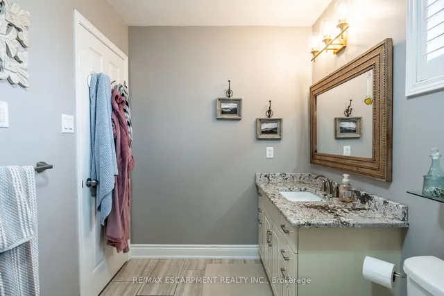 Additional property image - 221 Homebrook Dr
