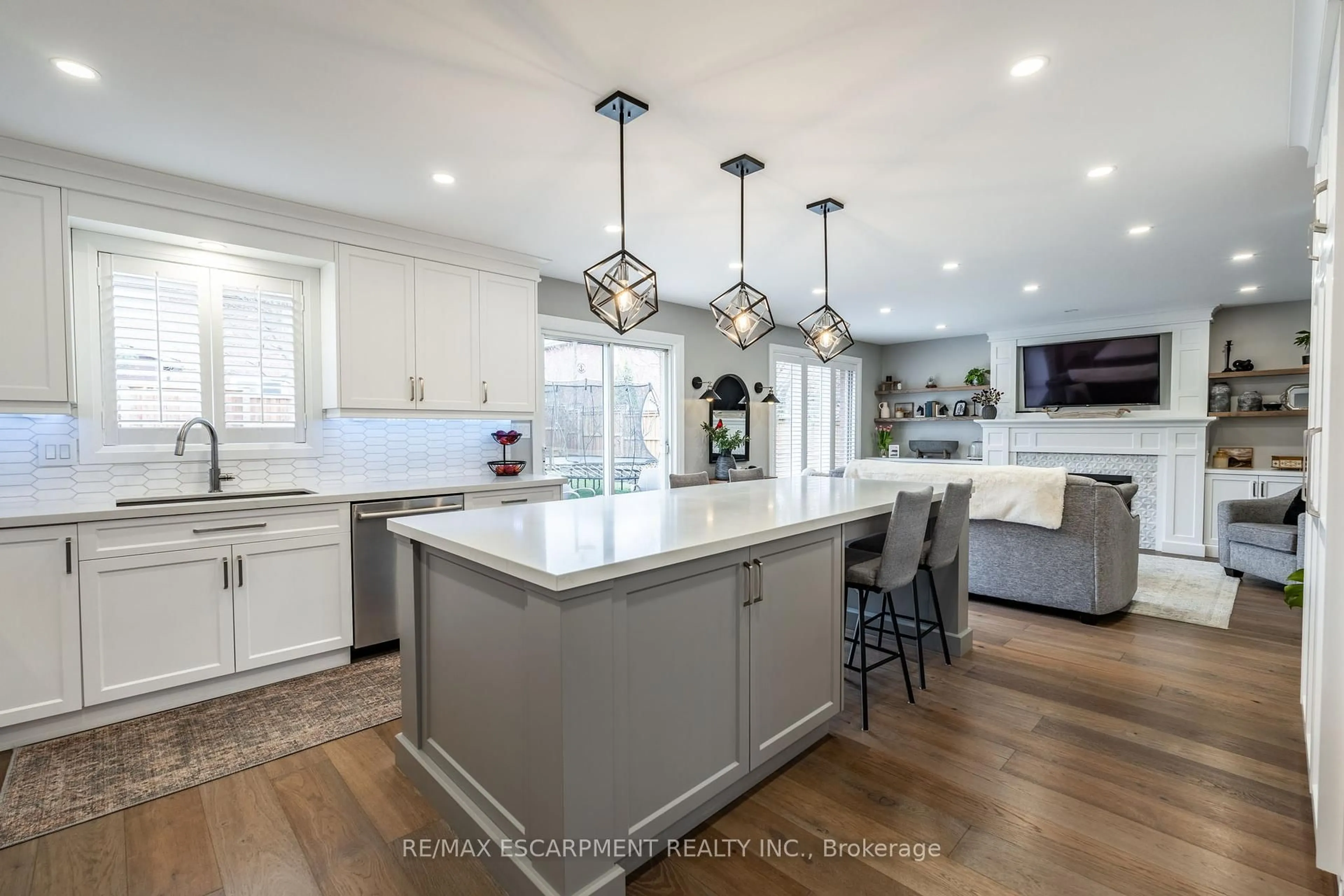 Open concept kitchen, unknown for 221 Homebrook Dr, Hamilton Ontario L0R 1W0