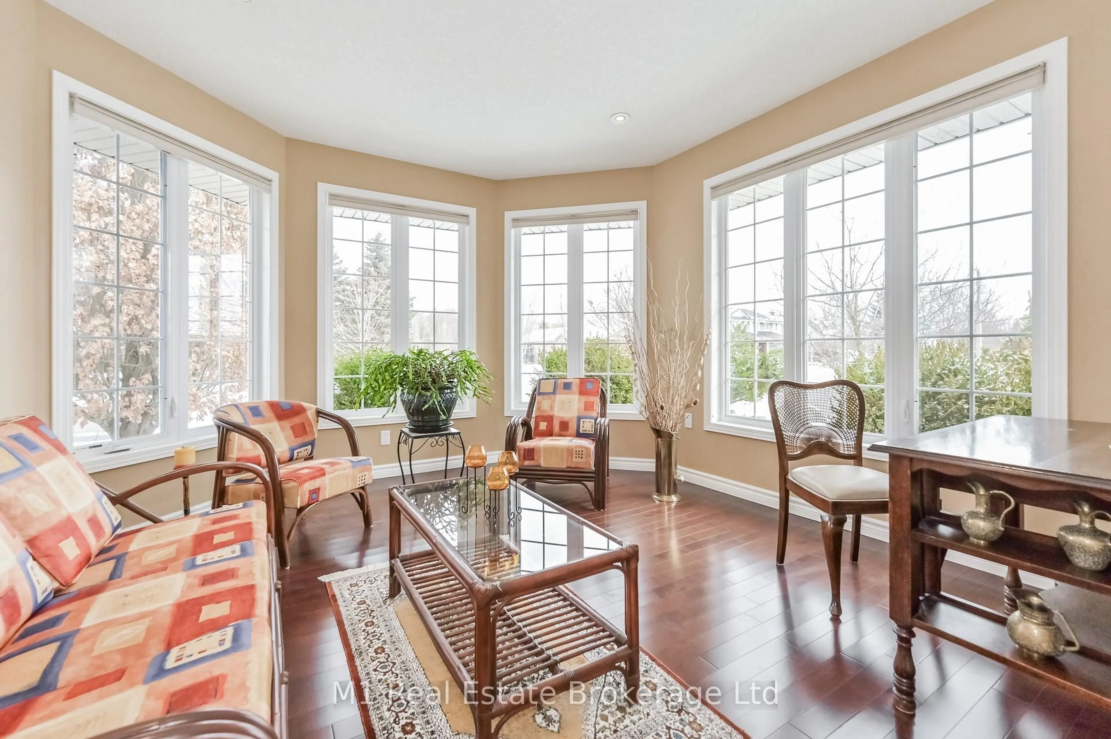 Living room with furniture, unknown for 104 Keating Dr, Centre Wellington Ontario N0B 1S0