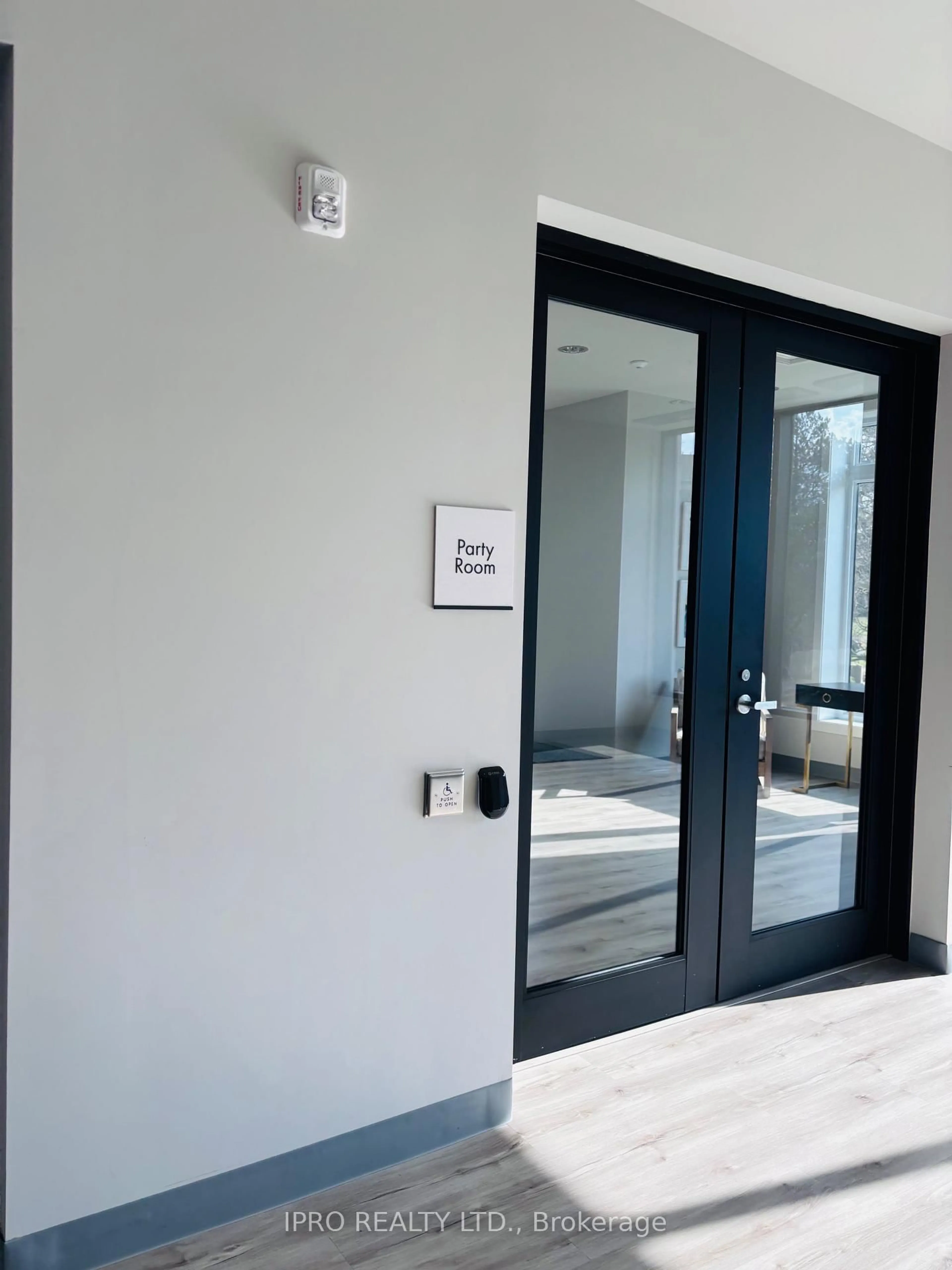 Indoor entryway for 103 Roger St #411, Waterloo Ontario N2J 0G2
