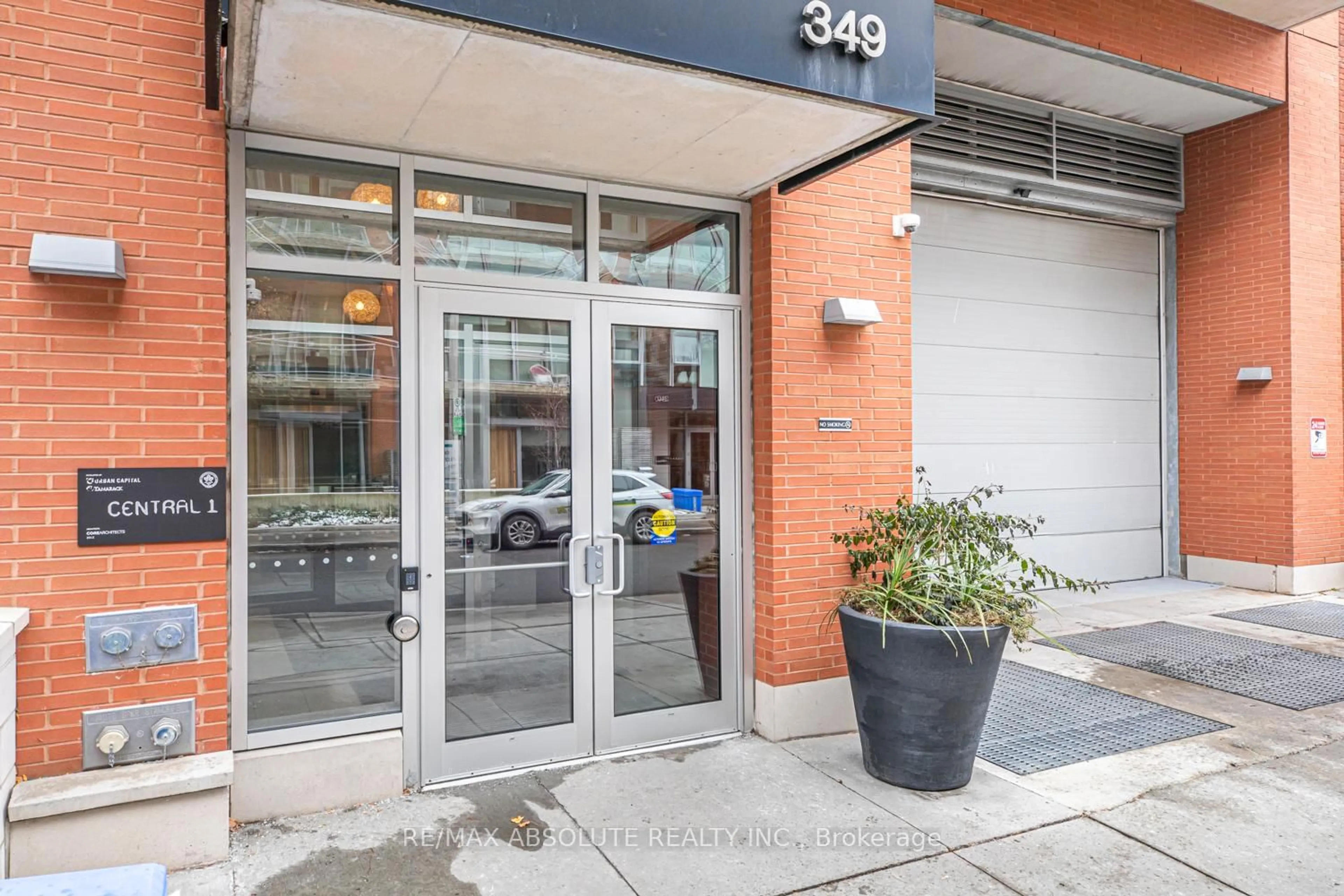 Unknown for 349 Mcleod St #422, Ottawa Ontario K2P 0S1