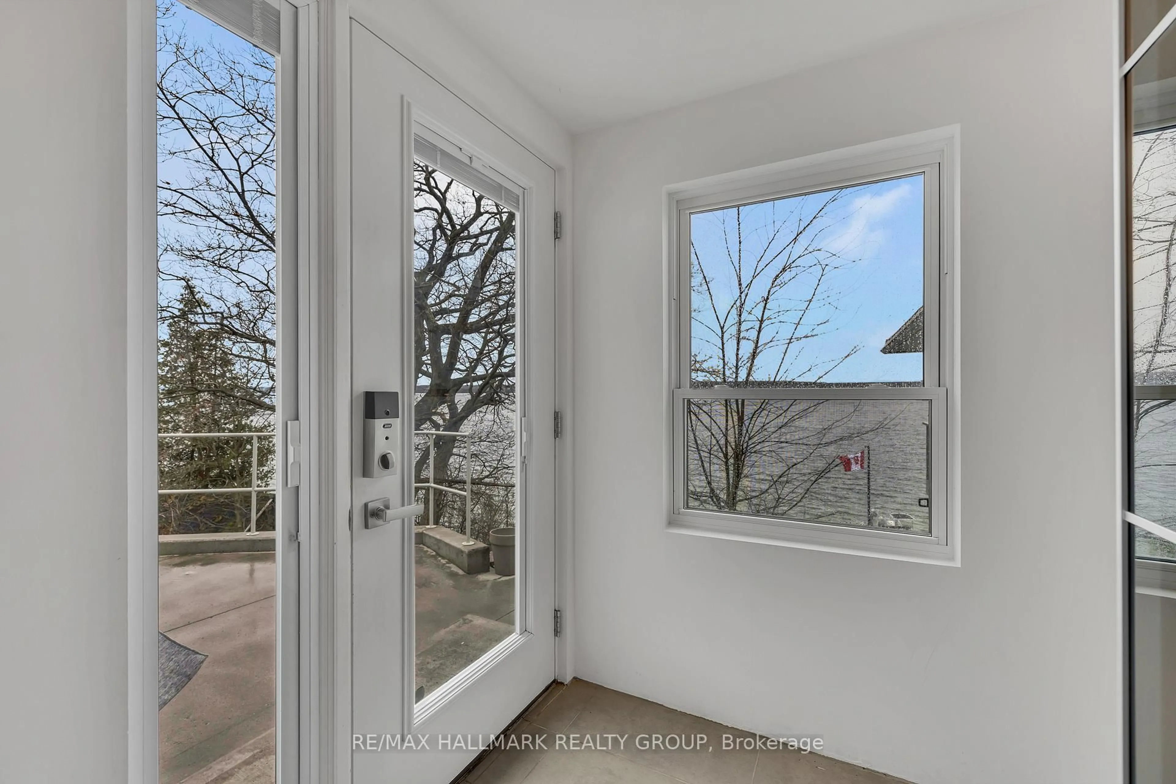 Indoor entryway for 197 Brockmere Cliff Rd, Elizabethtown-Kitley Ontario K6V 5T3