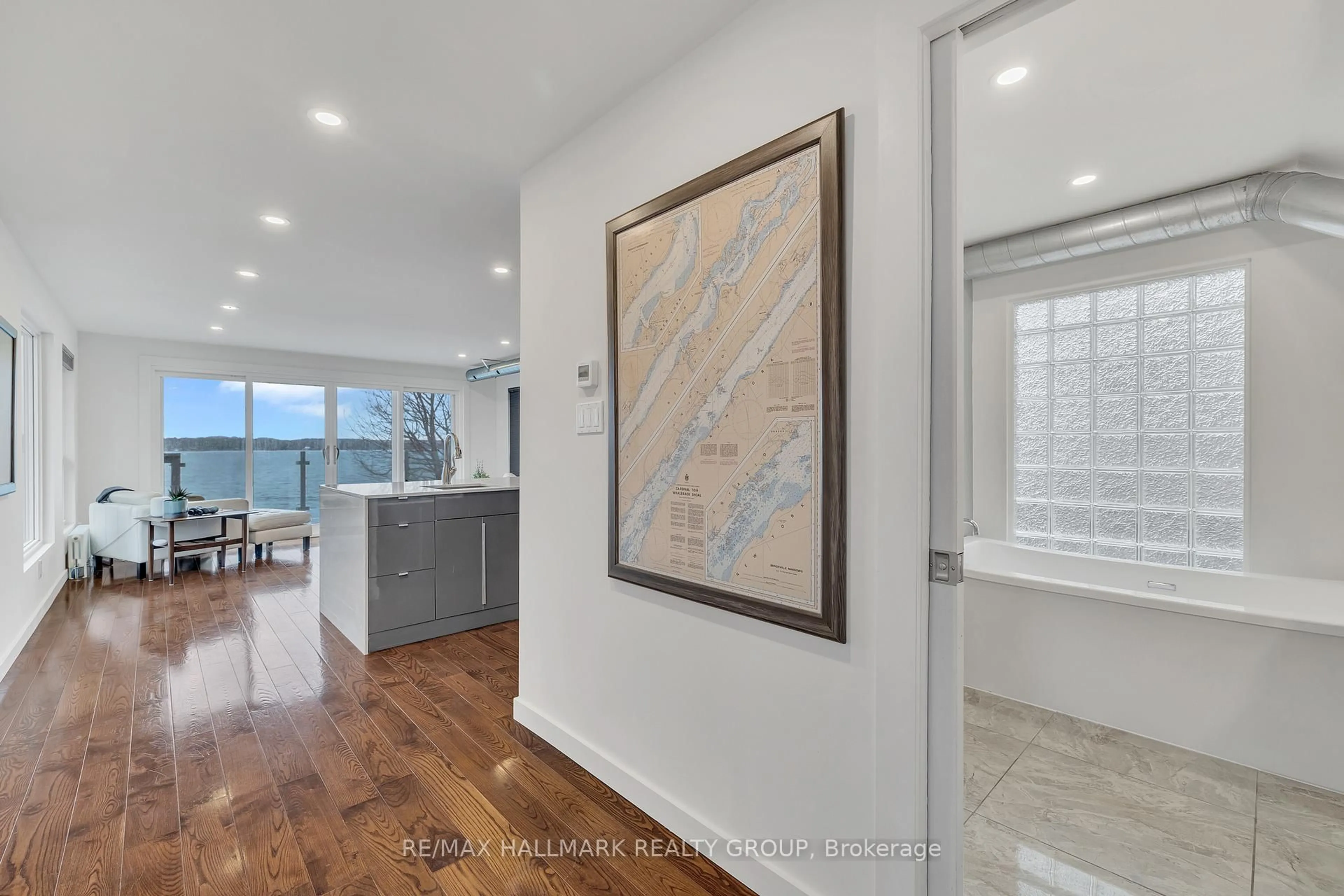 Indoor entryway for 197 Brockmere Cliff Rd, Elizabethtown-Kitley Ontario K6V 5T3