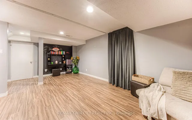 Additional property image - 224 Kingswood Dr Unit 5