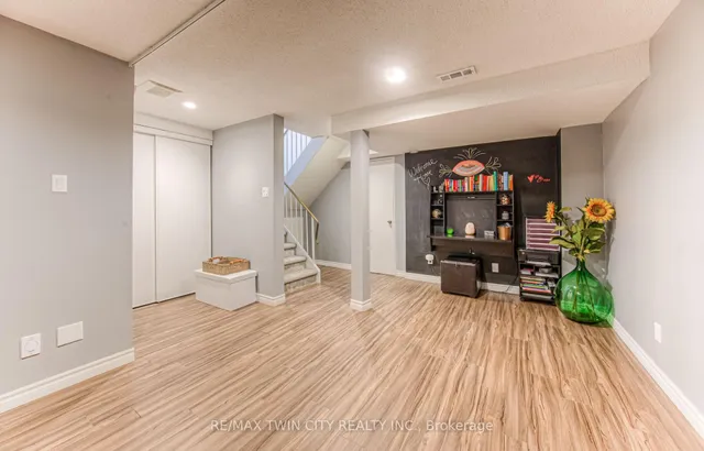 Additional property image - 224 Kingswood Dr Unit 5