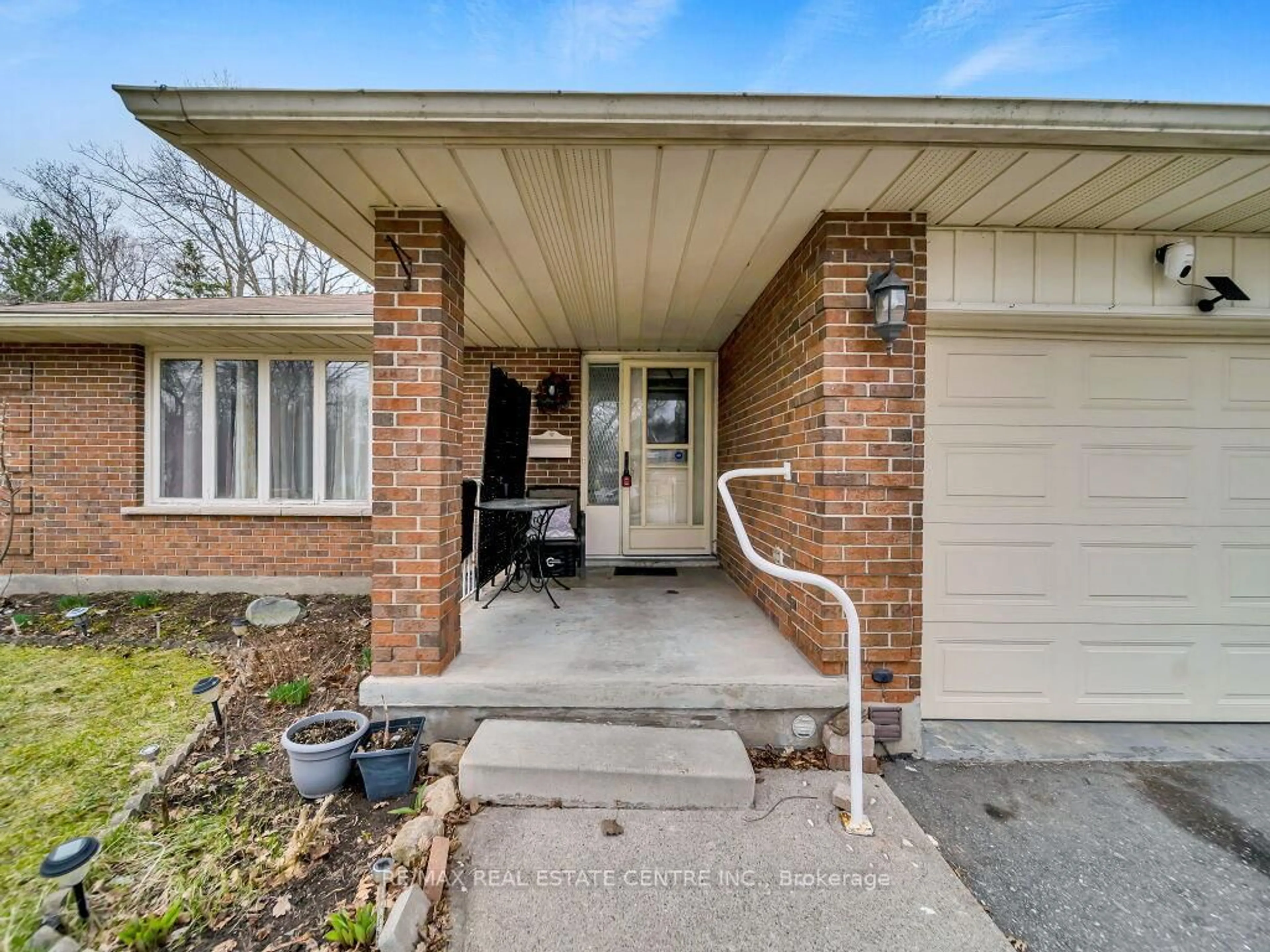 Unknown for 125 Biehn Dr, Kitchener Ontario N2R 1M6