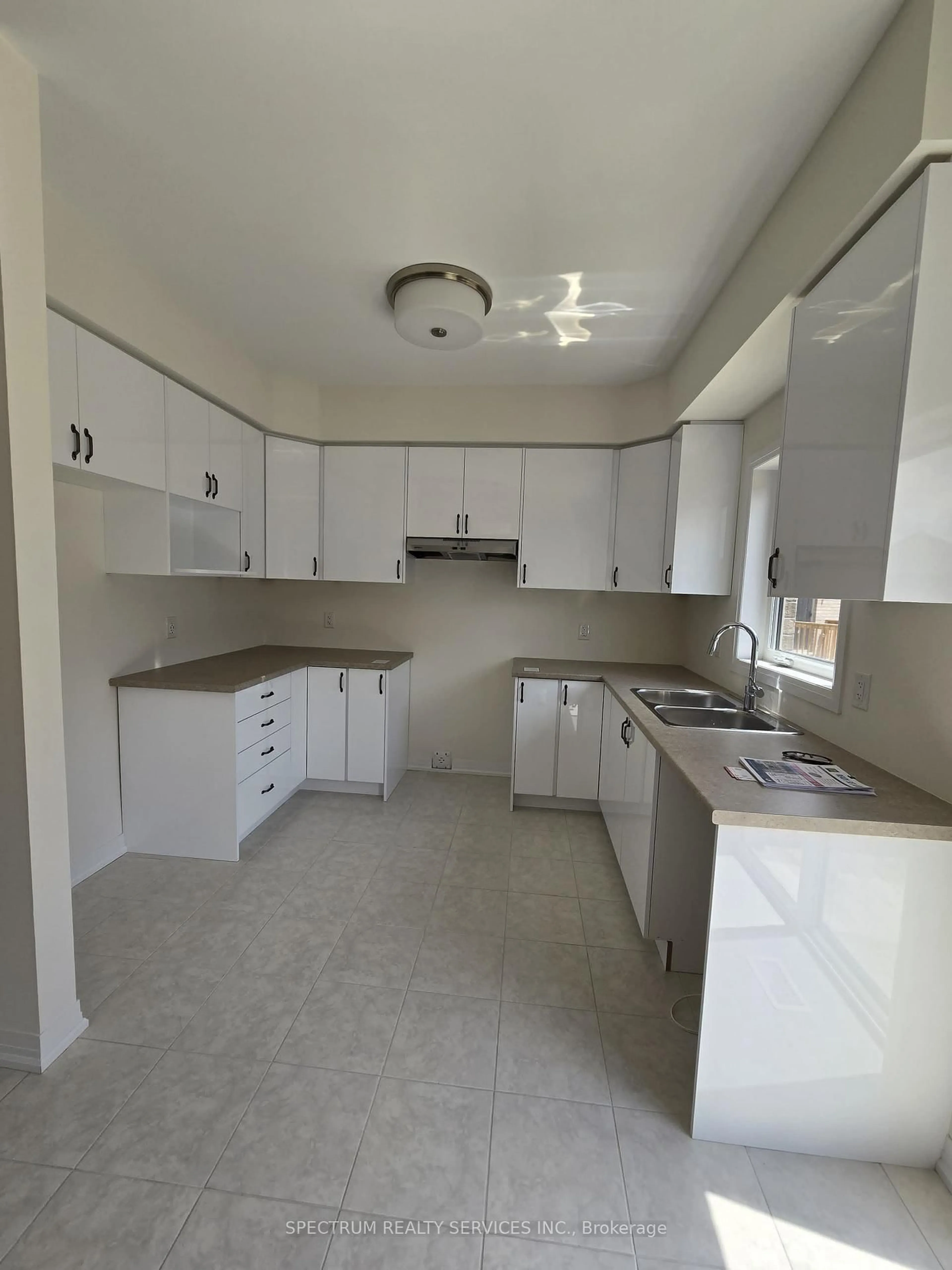 Standard kitchen, ceramic/tile floor for 34 George Brier Drive E St, Brant Ontario N3L 0L3