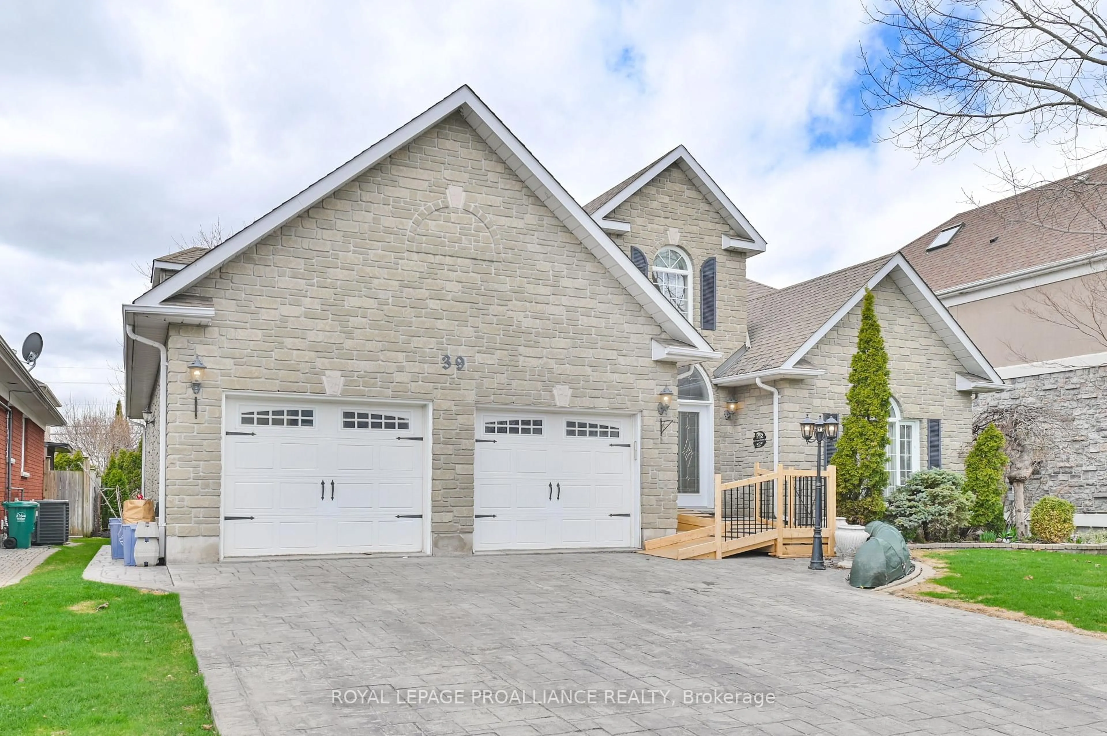 Home with brick exterior material, street for 39 Grosvenor Dr, Belleville Ontario K8P 5K3