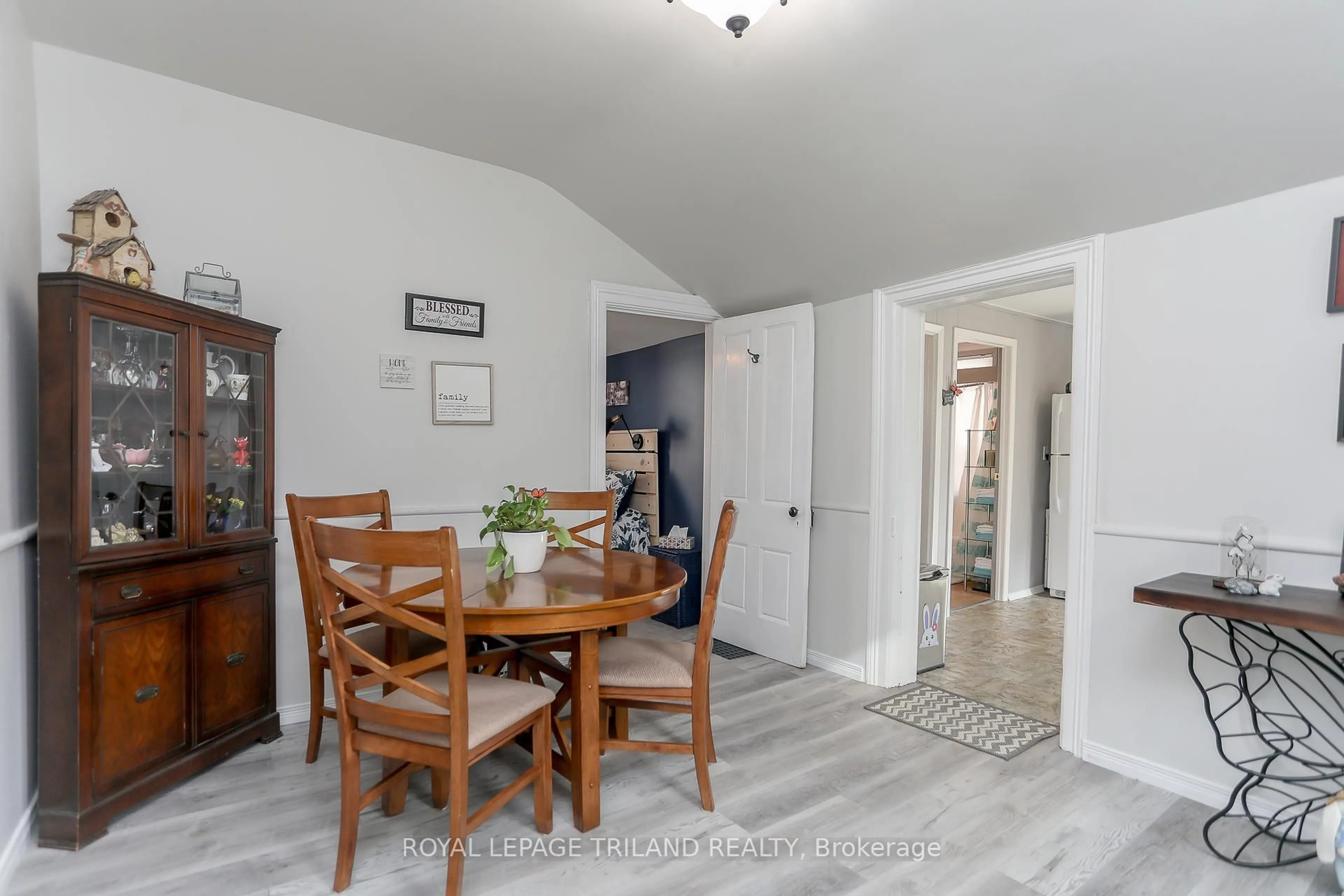 Dining room, unknown for 15 Eagle St, St. Thomas Ontario N5P 1P8