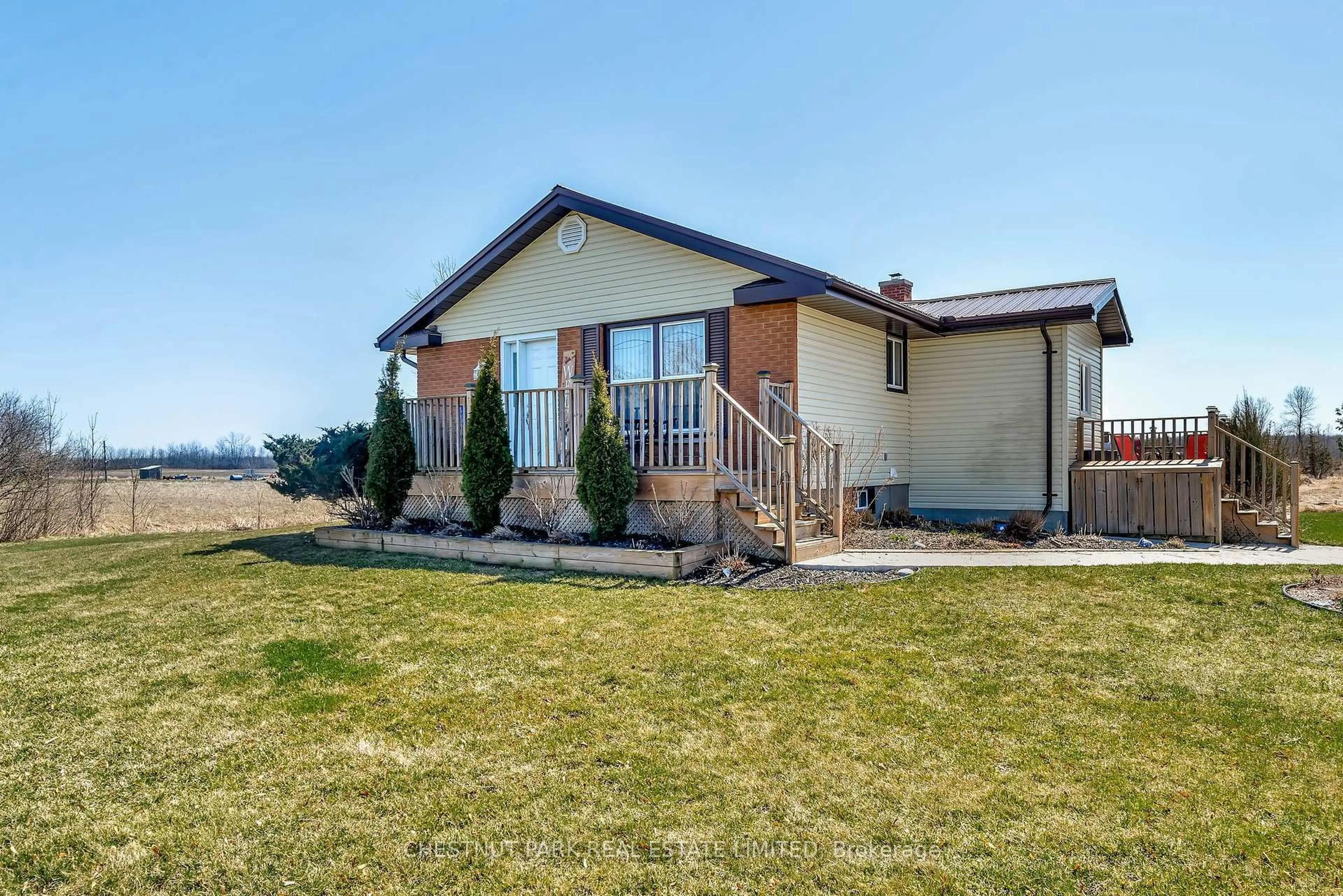 Home with vinyl exterior material, unknown for 394 Jericho Rd, Prince Edward County Ontario K0K 1W0