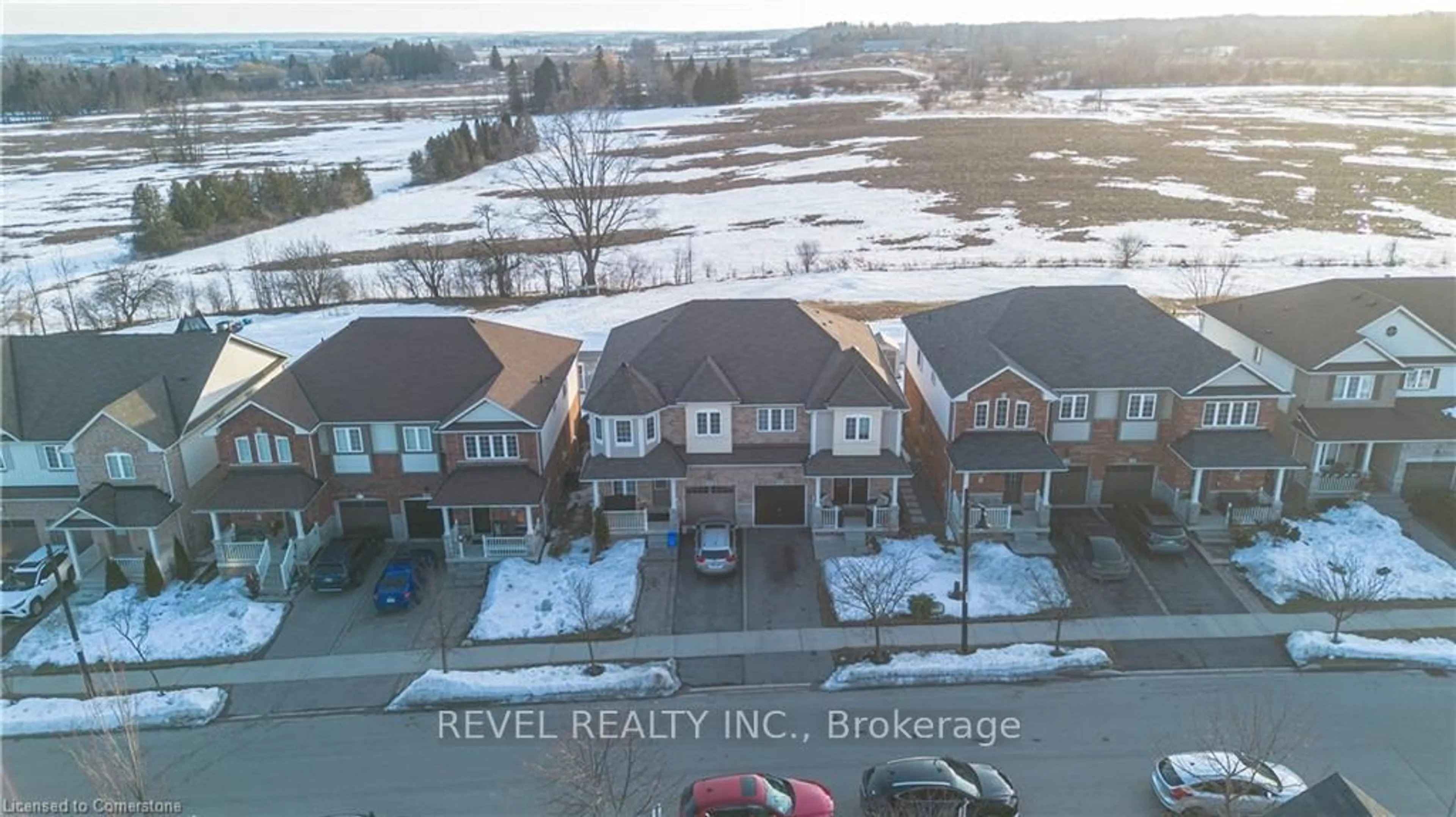 A pic from outside/outdoor area/front of a property/back of a property/a pic from drone, unknown for 111 Bousfield Rise, Hamilton Ontario L8B 0T4