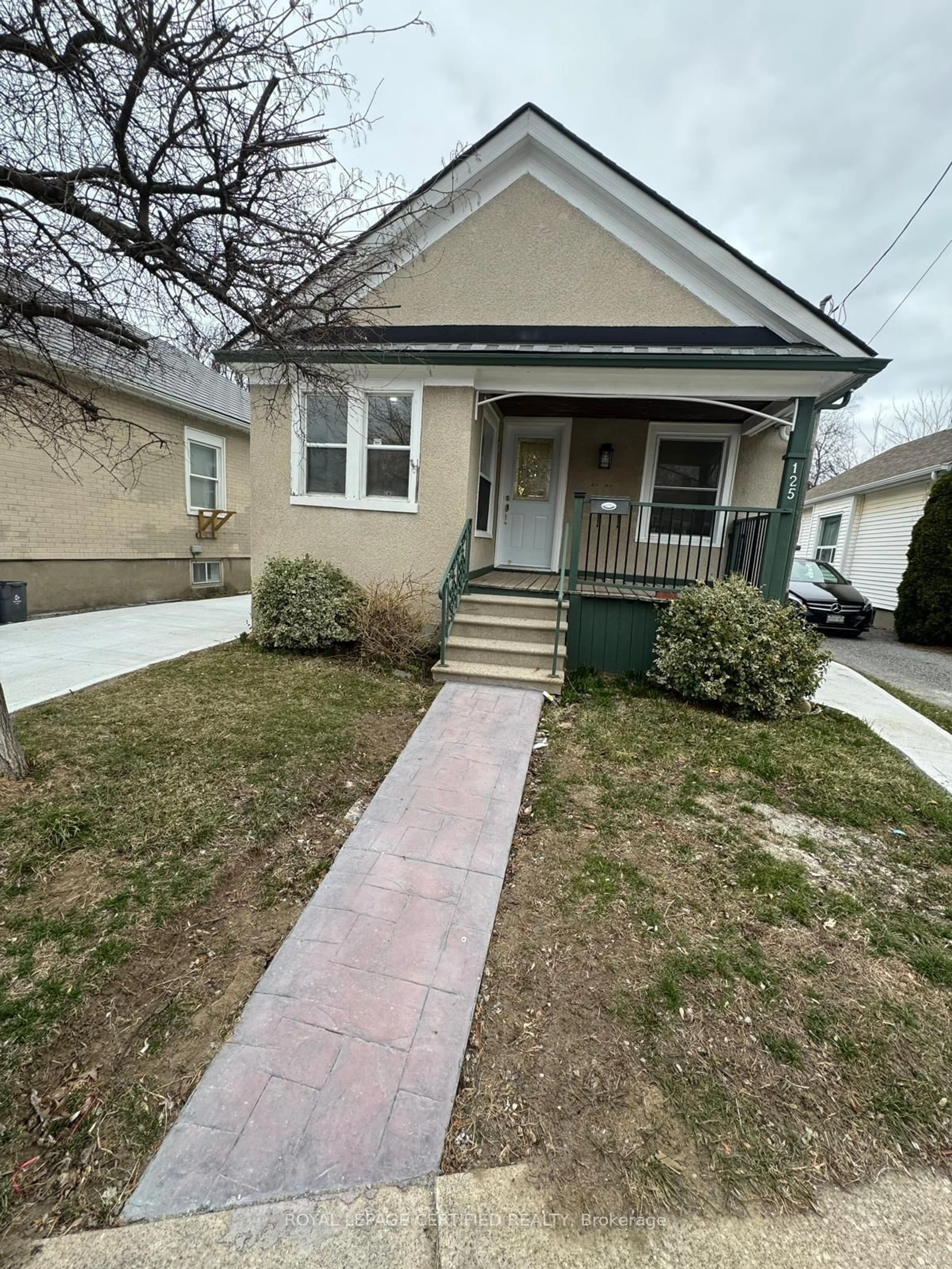 Unknown for 125 Grass Ave, St. Catharines Ontario L2R 1T3